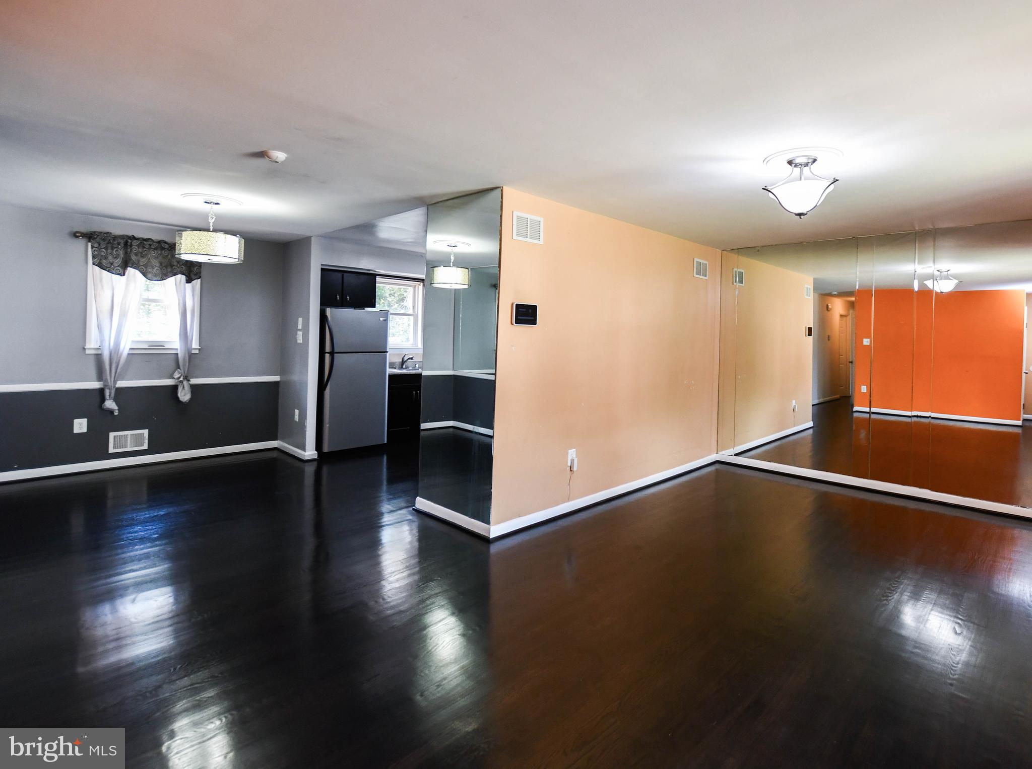 CHRIS MAR MANOR - Residential