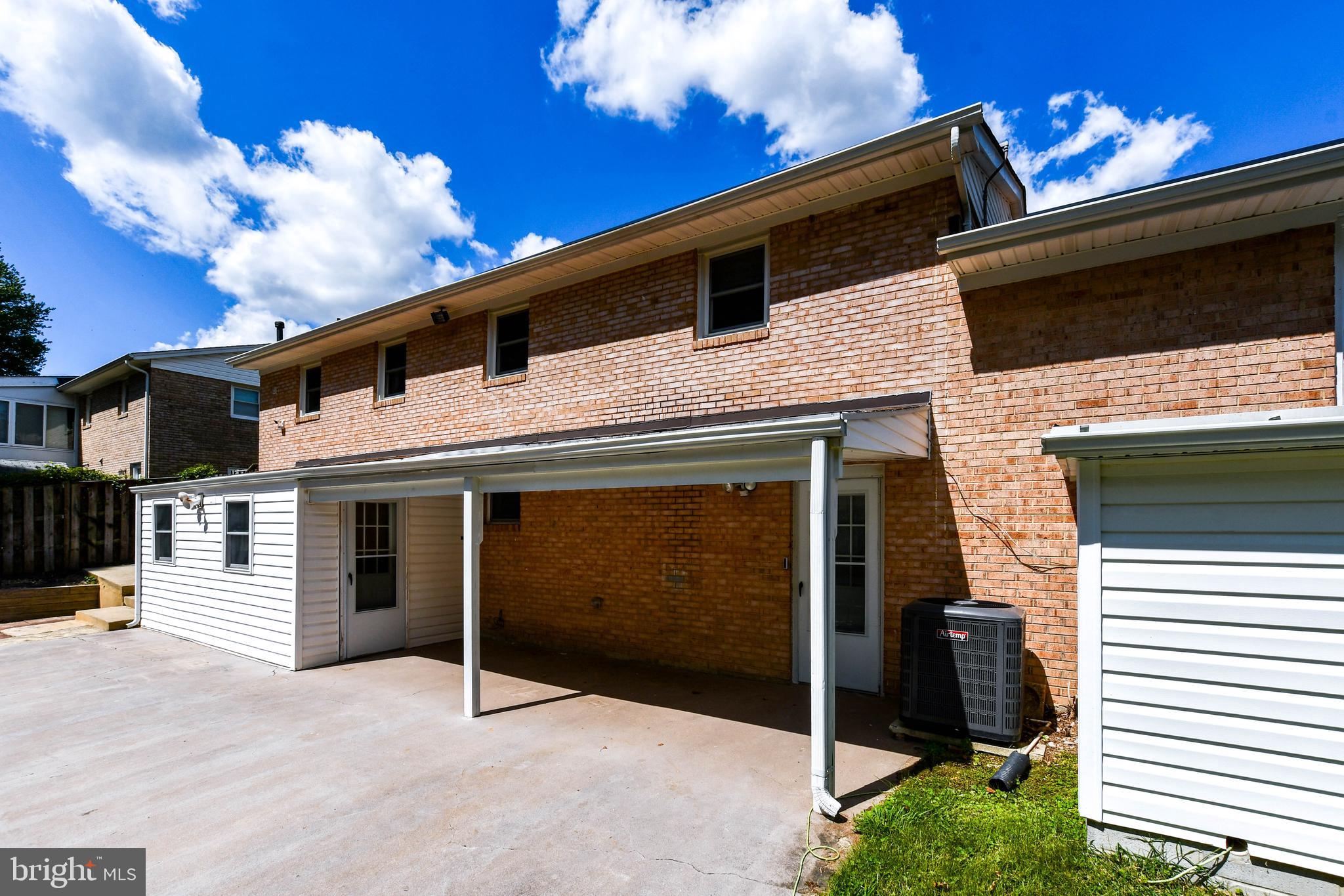 CHRIS MAR MANOR - Residential