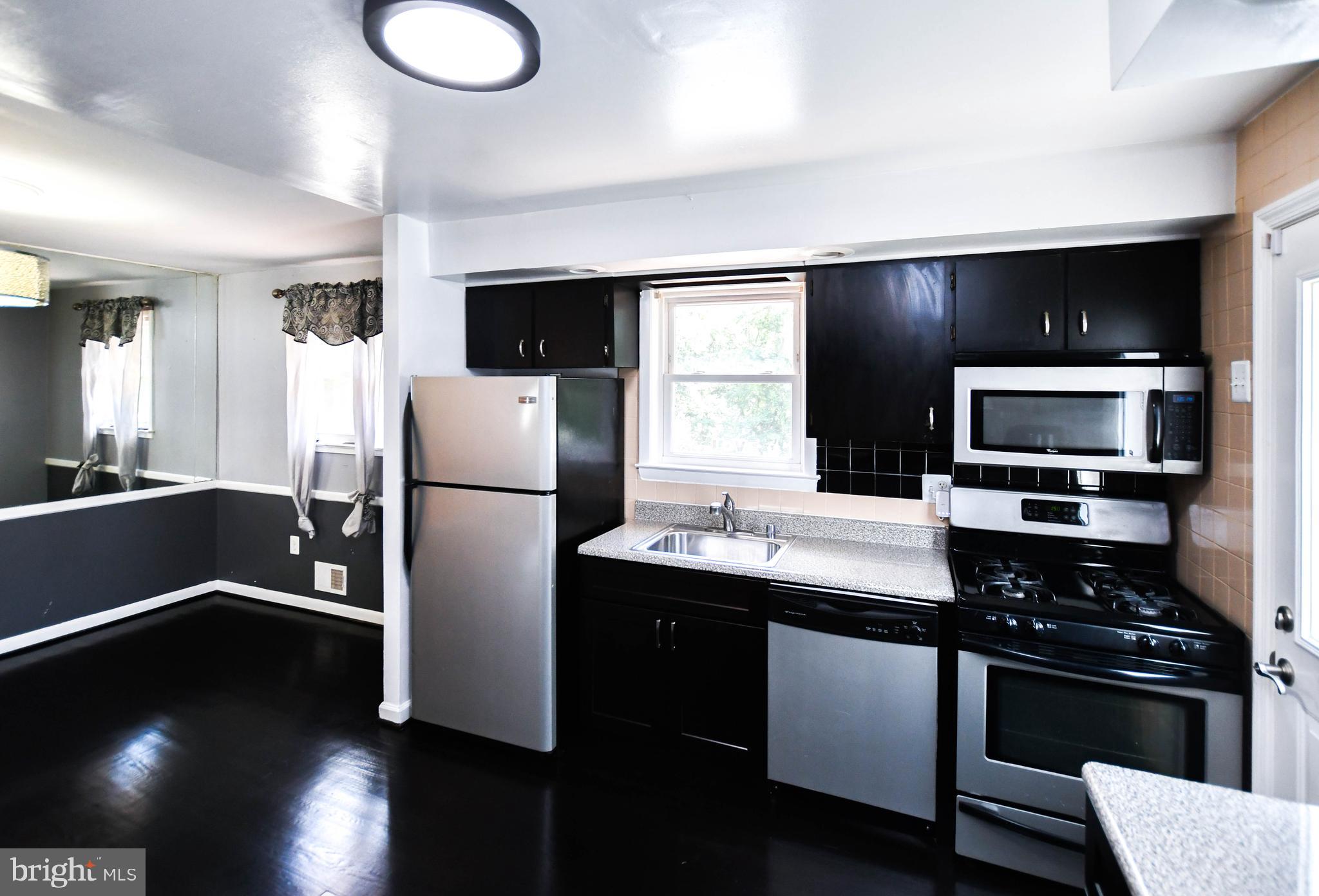 CHRIS MAR MANOR - Residential