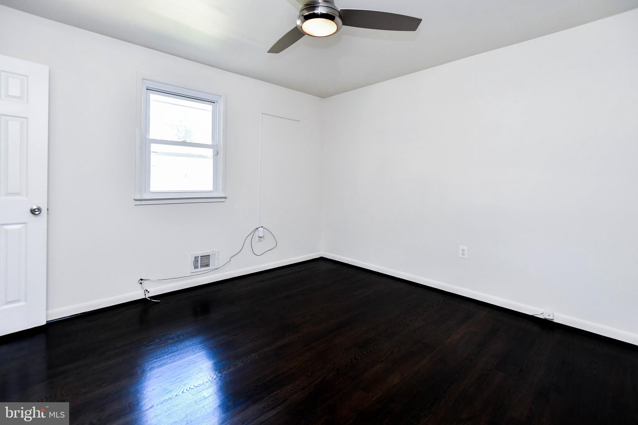 CHRIS MAR MANOR - Residential