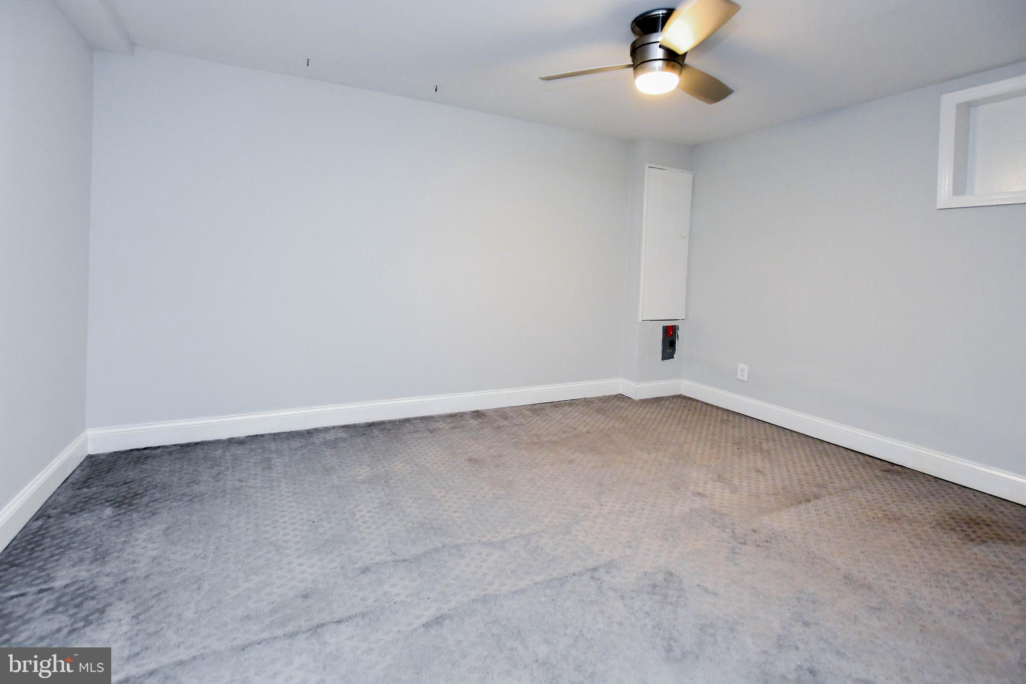 CHRIS MAR MANOR - Residential