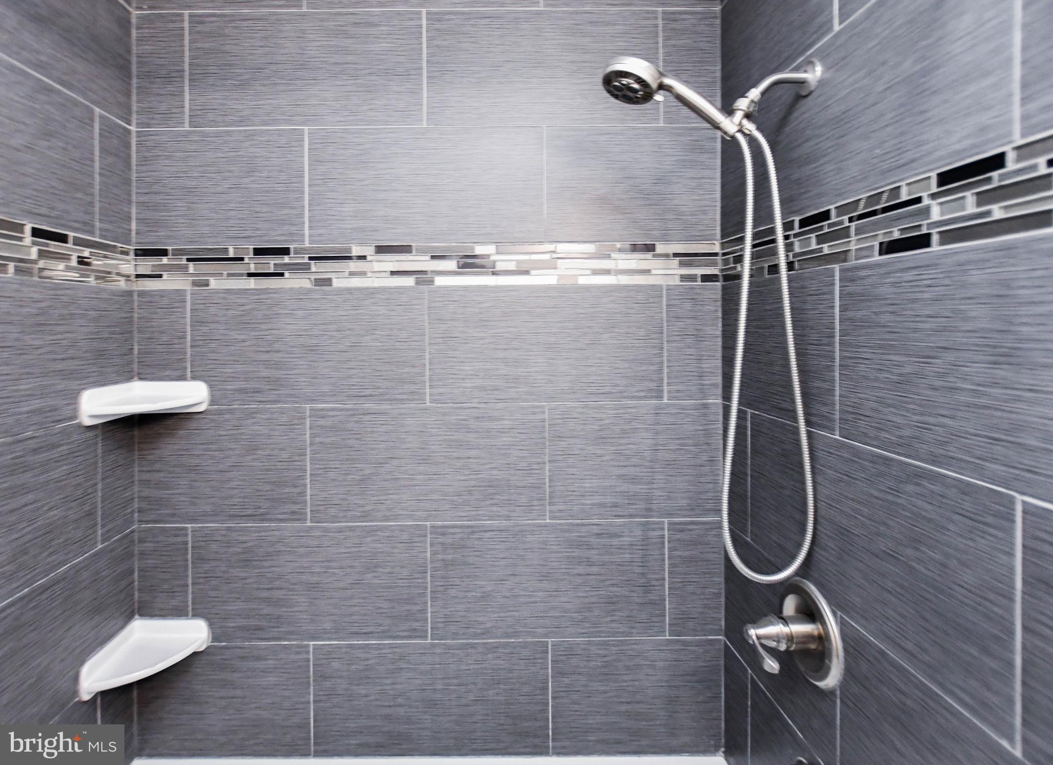 CHRIS MAR MANOR - Residential