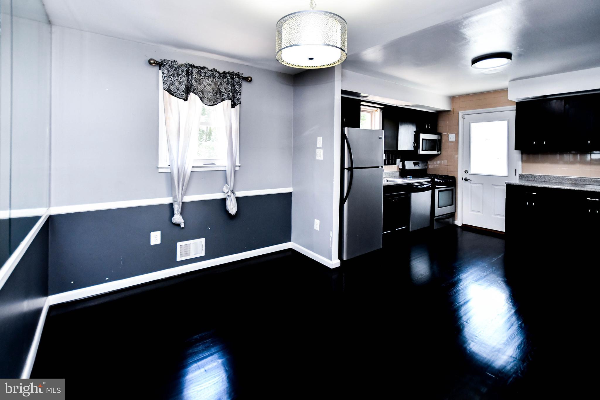 CHRIS MAR MANOR - Residential