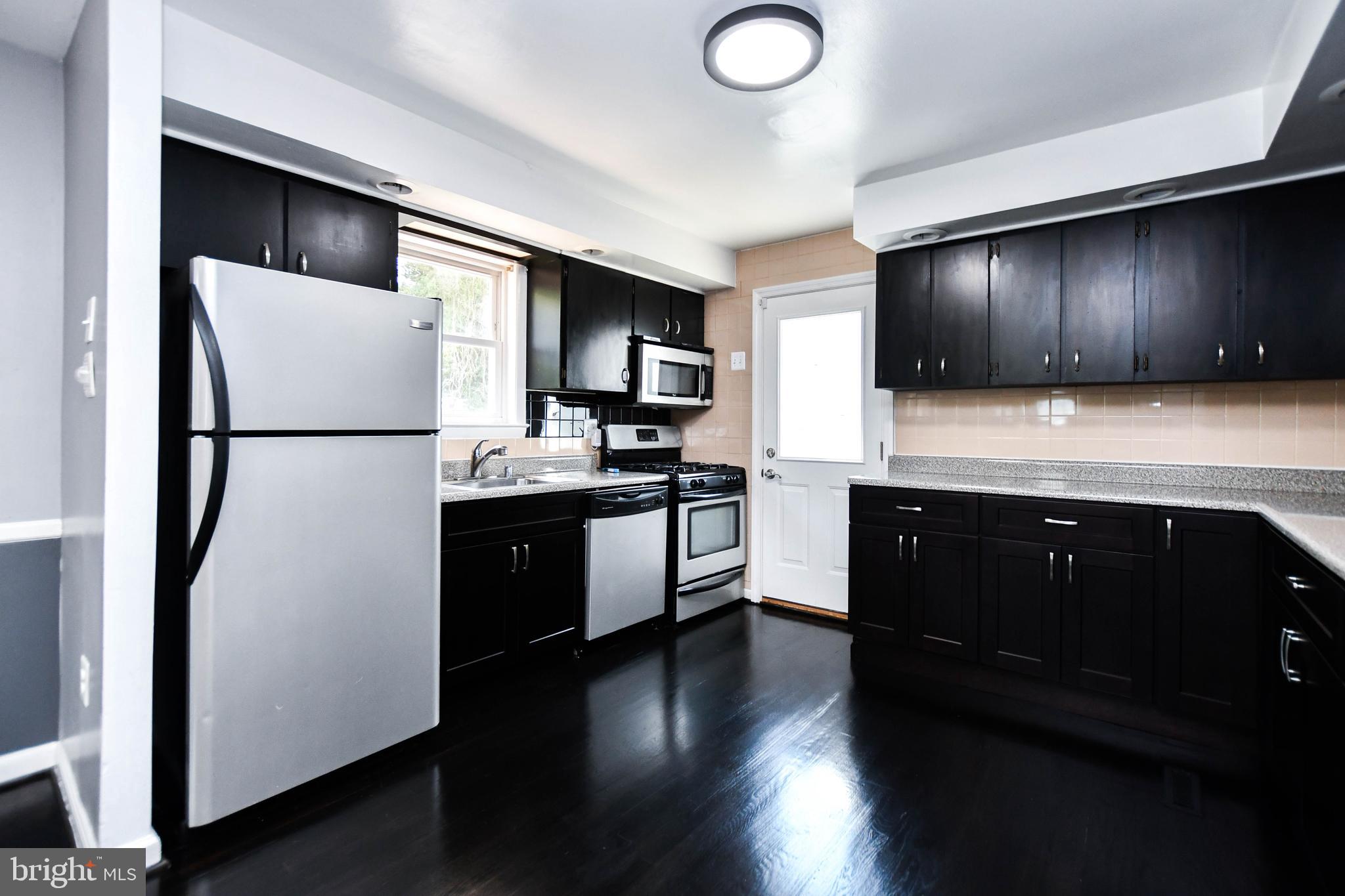 CHRIS MAR MANOR - Residential