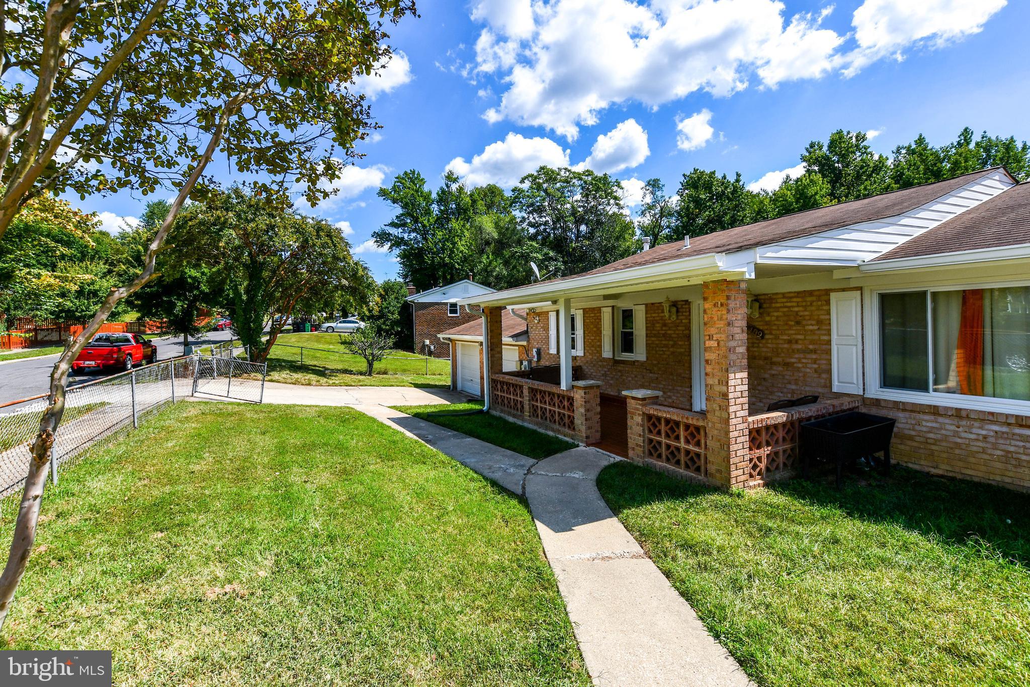 CHRIS MAR MANOR - Residential