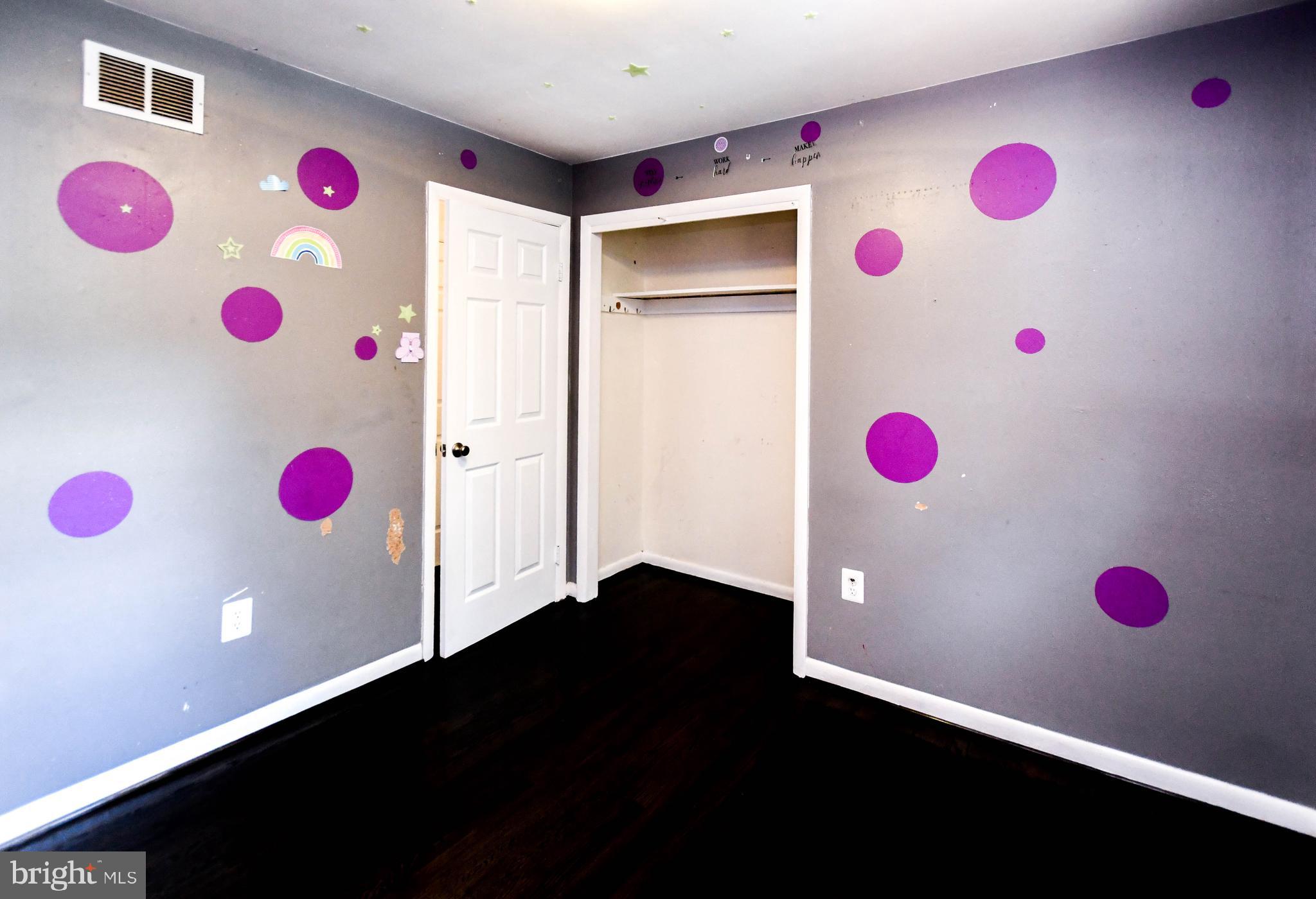 CHRIS MAR MANOR - Residential