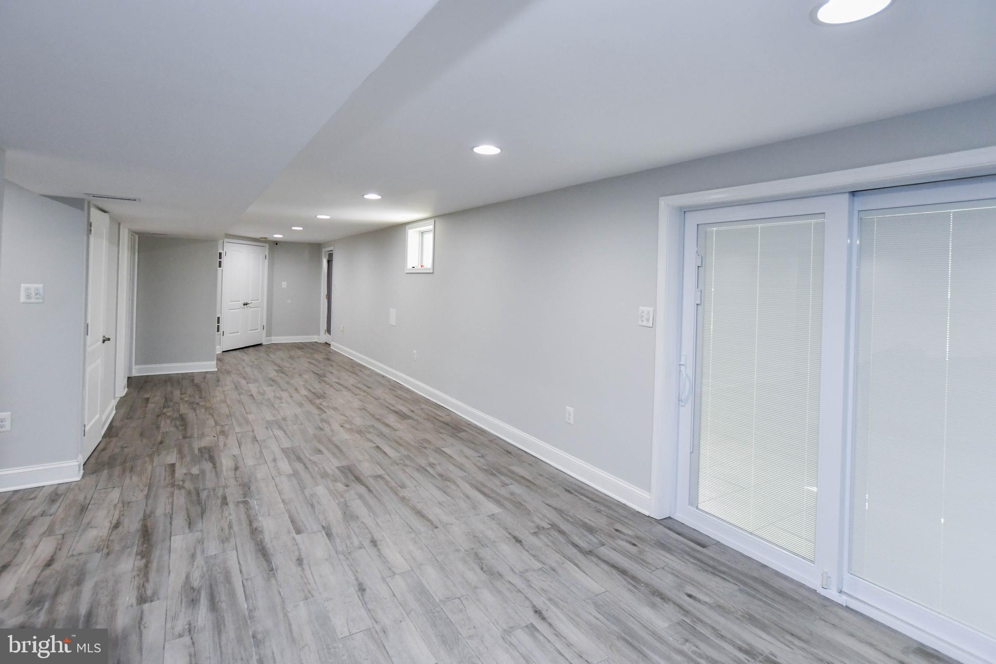 CHRIS MAR MANOR - Residential