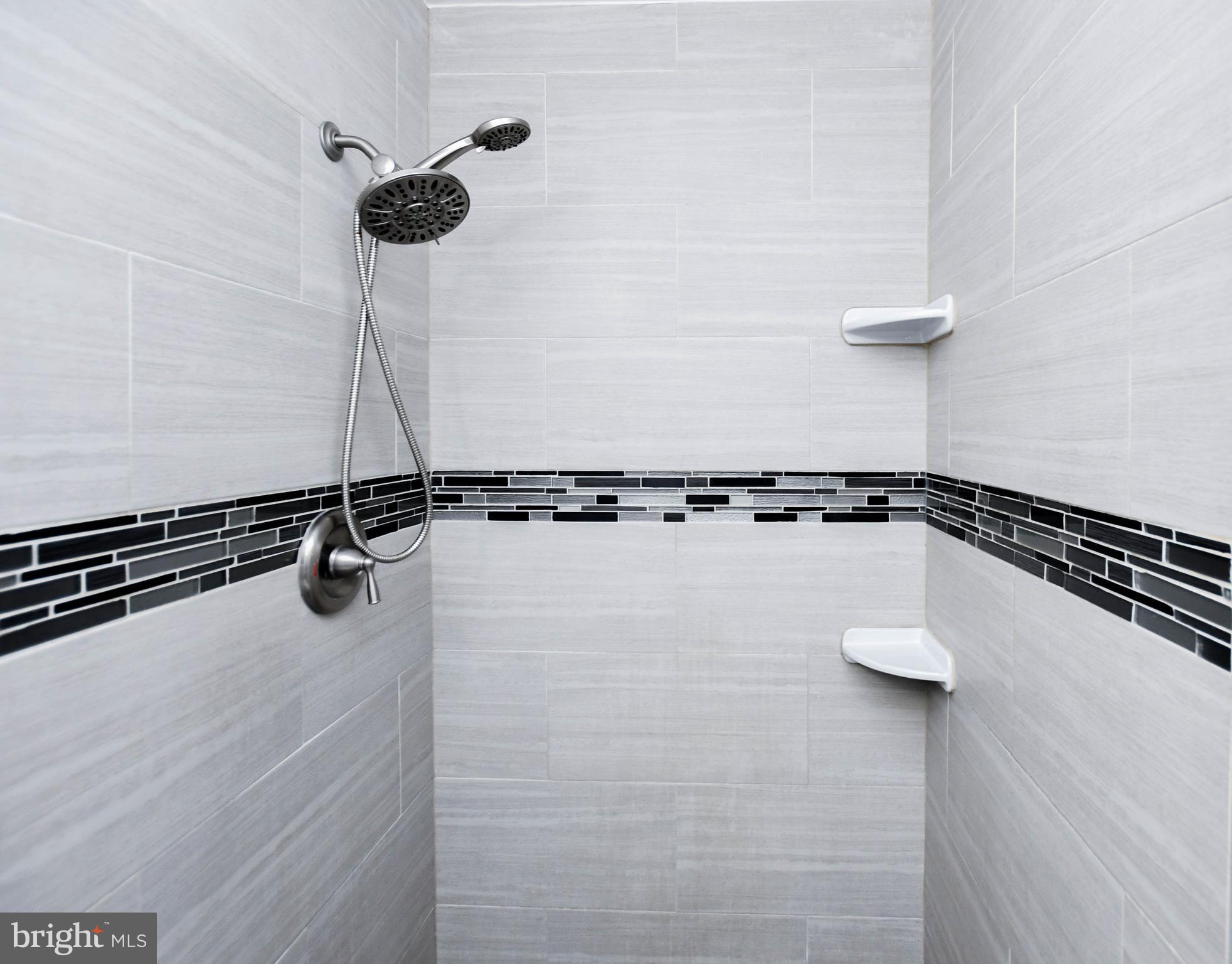 CHRIS MAR MANOR - Residential