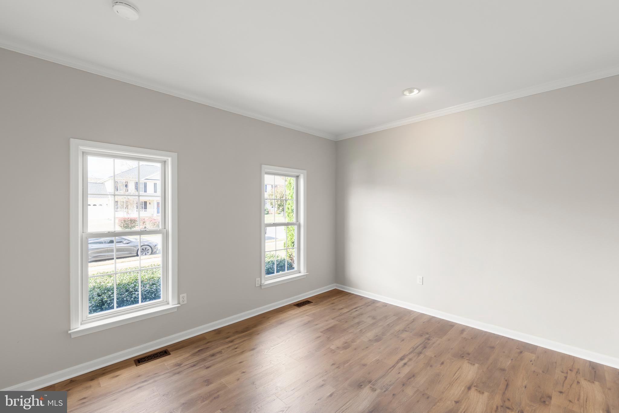 WOODSIDE ESTATES - Residential