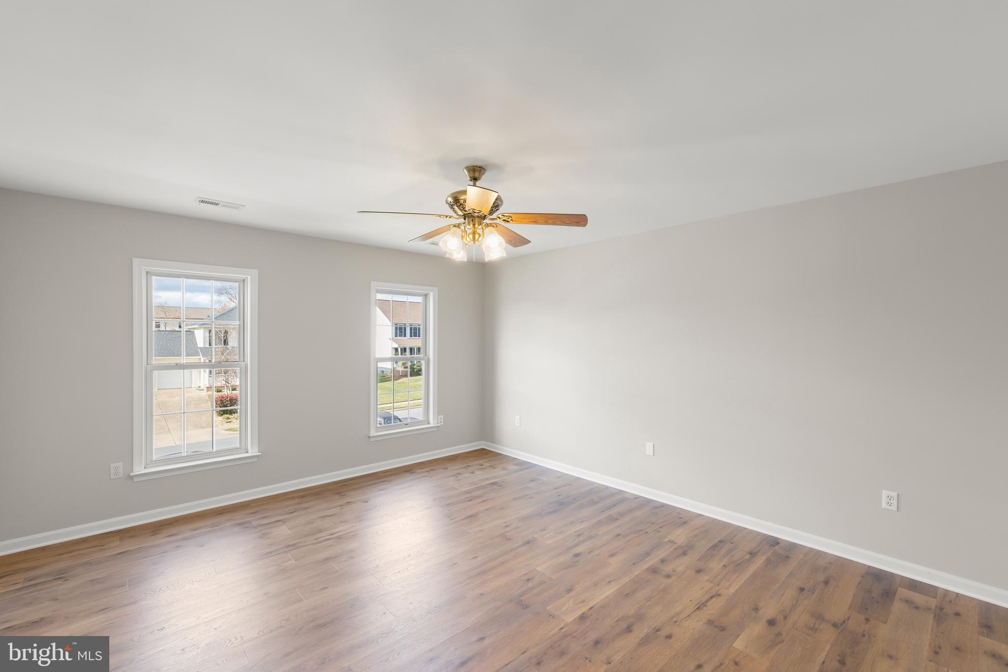 WOODSIDE ESTATES - Residential