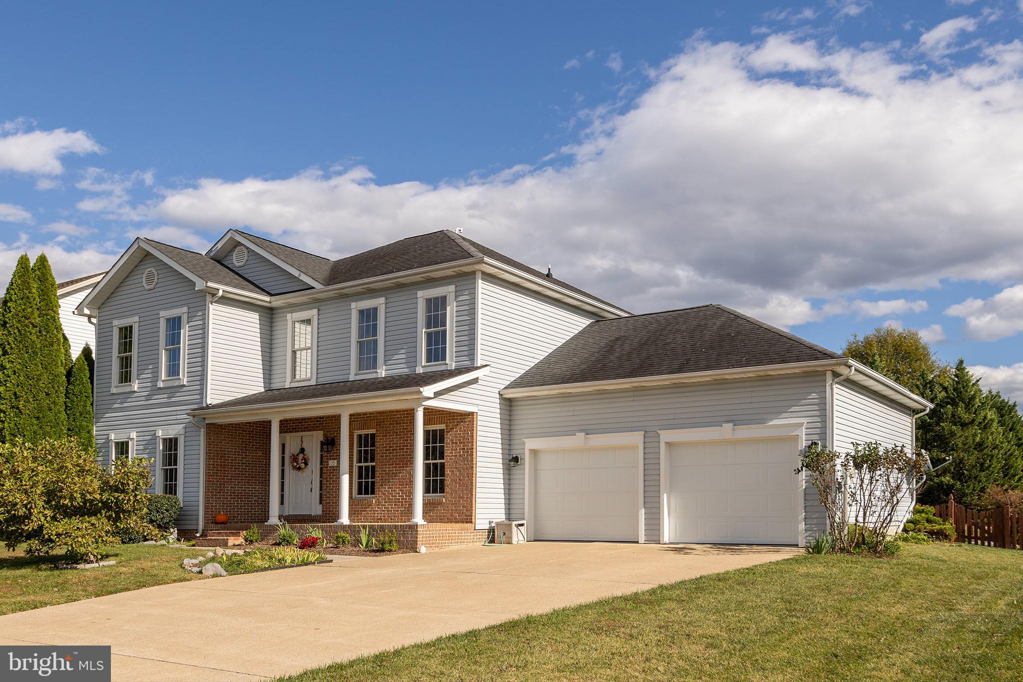 WOODSIDE ESTATES - Residential