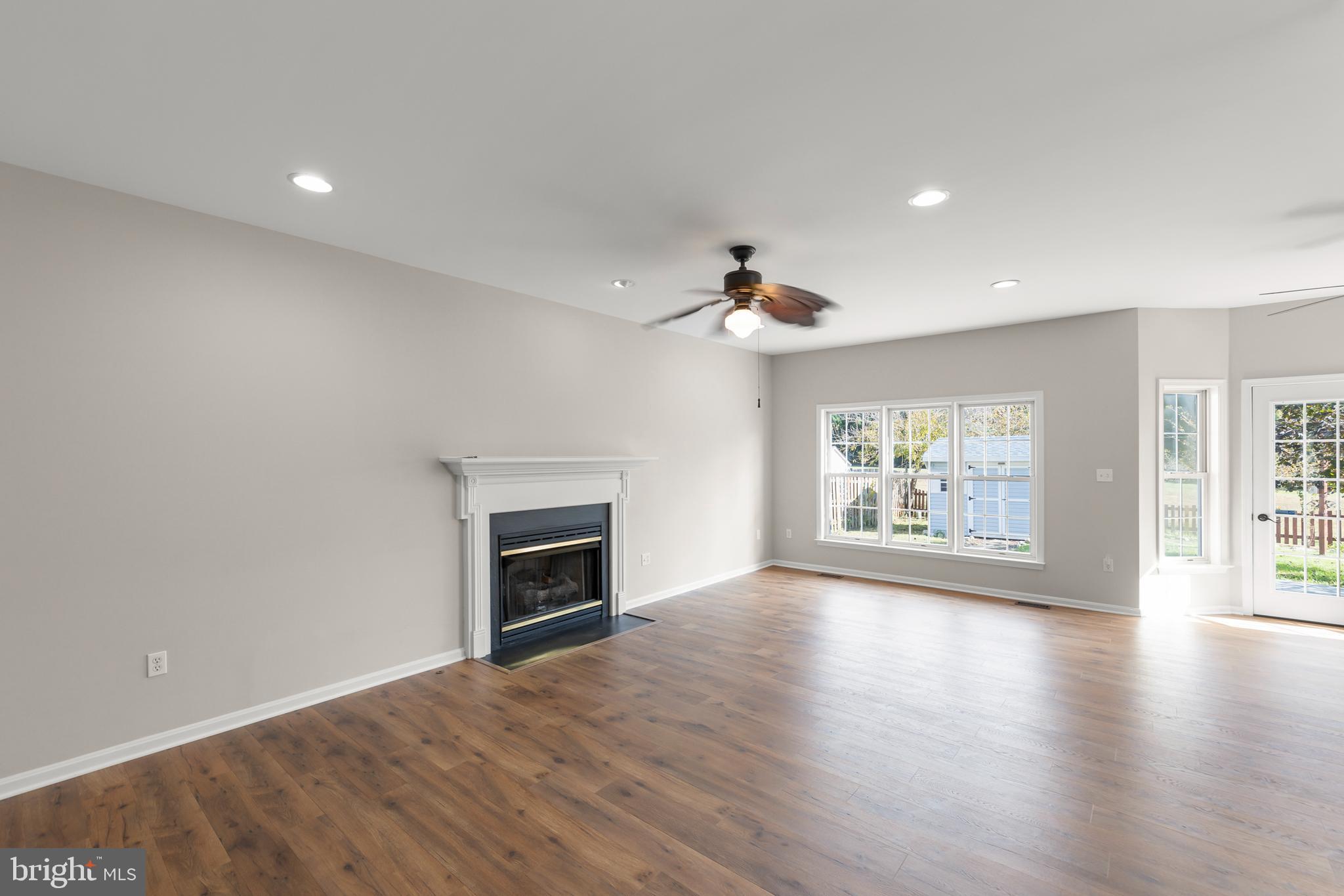 WOODSIDE ESTATES - Residential