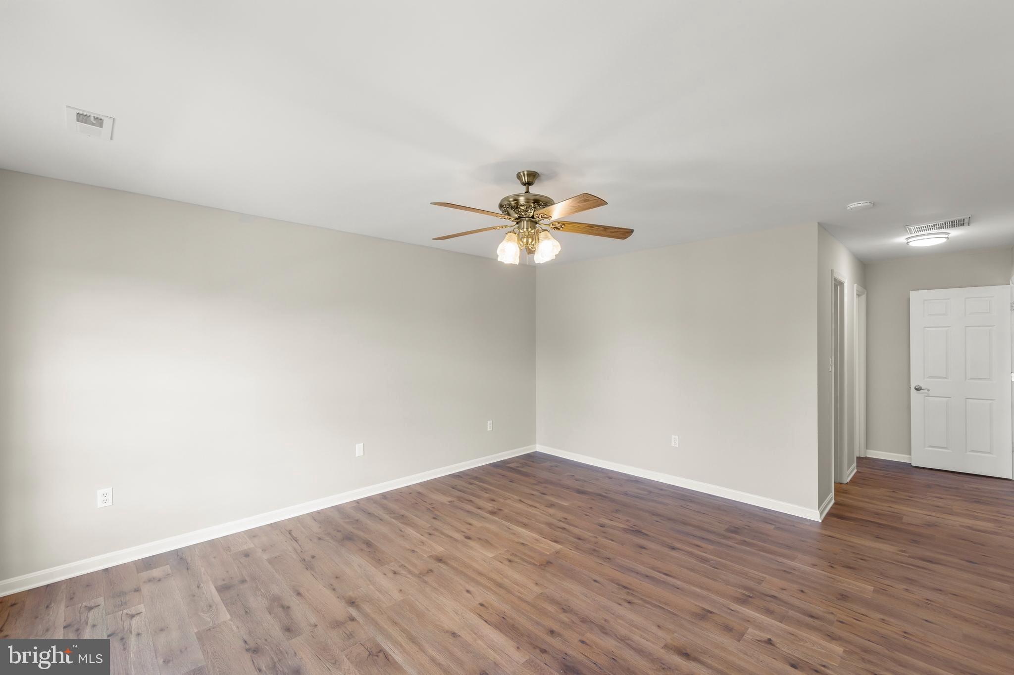 WOODSIDE ESTATES - Residential