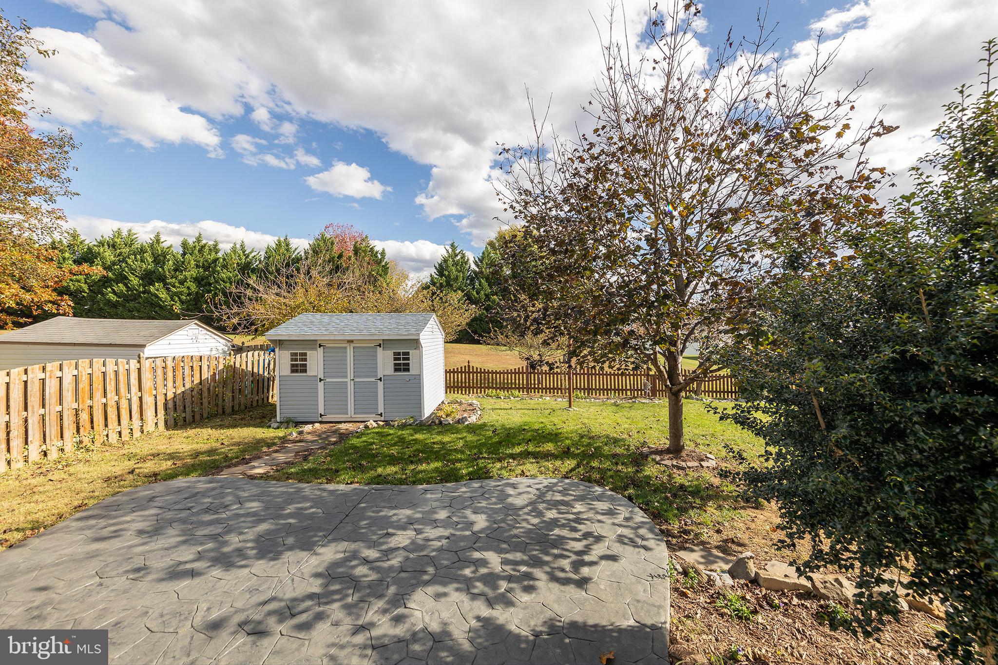 WOODSIDE ESTATES - Residential