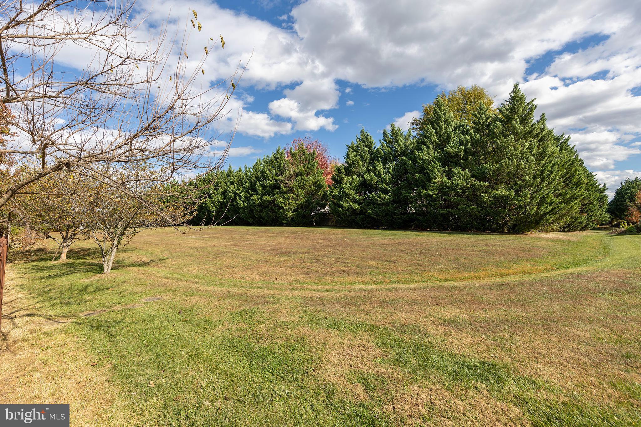 WOODSIDE ESTATES - Residential