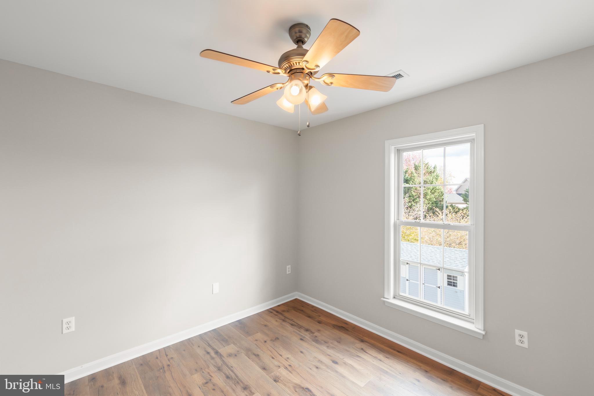 WOODSIDE ESTATES - Residential