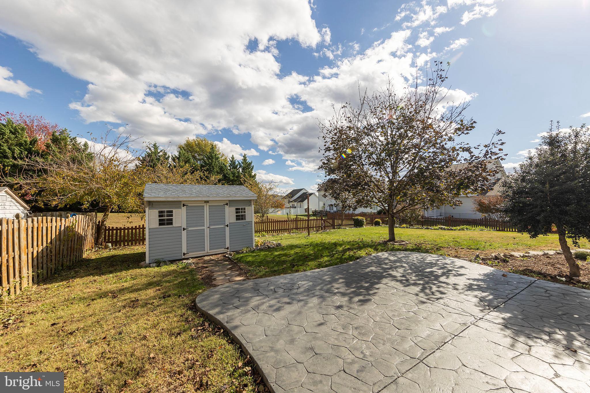 WOODSIDE ESTATES - Residential