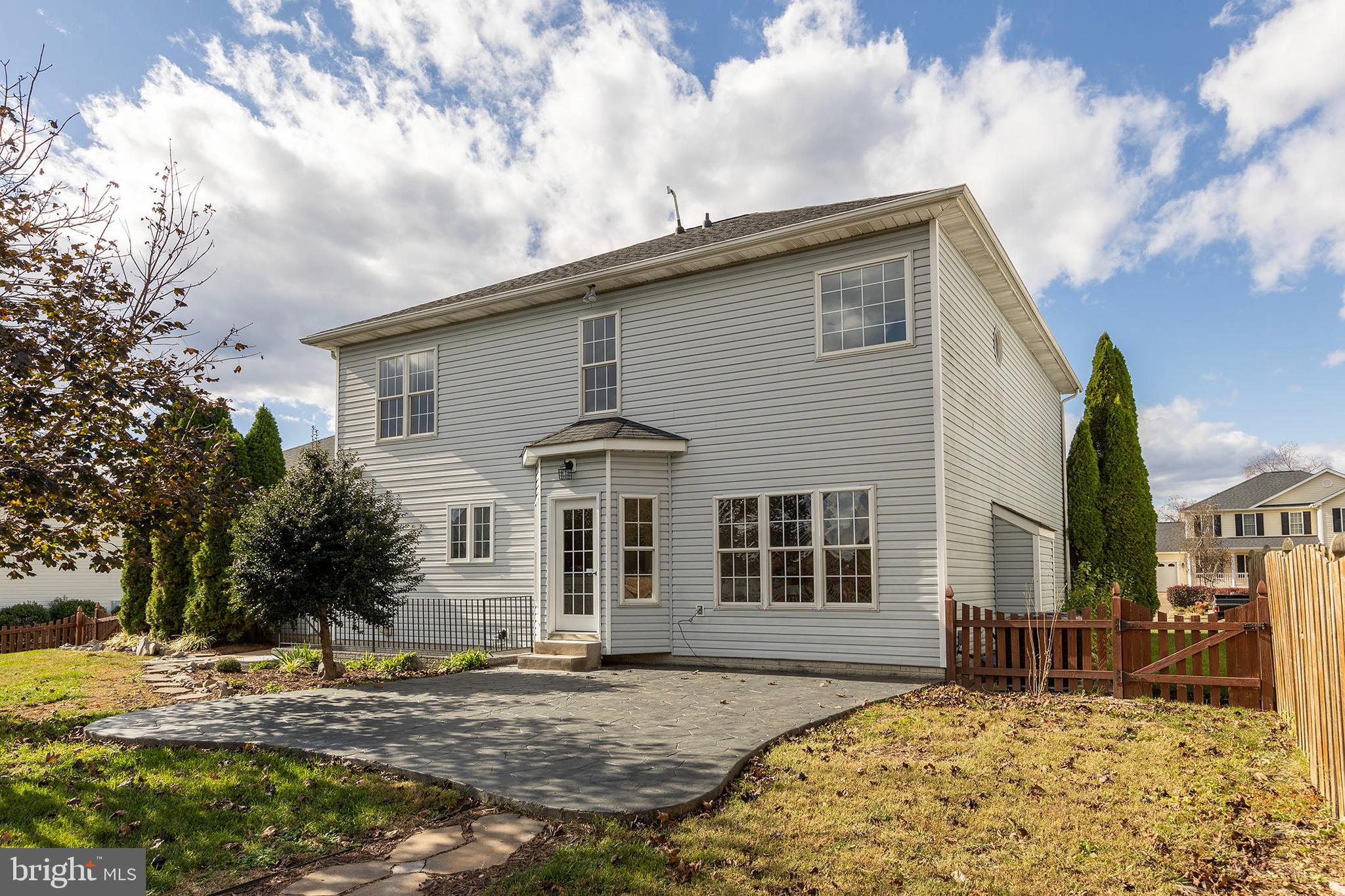 WOODSIDE ESTATES - Residential