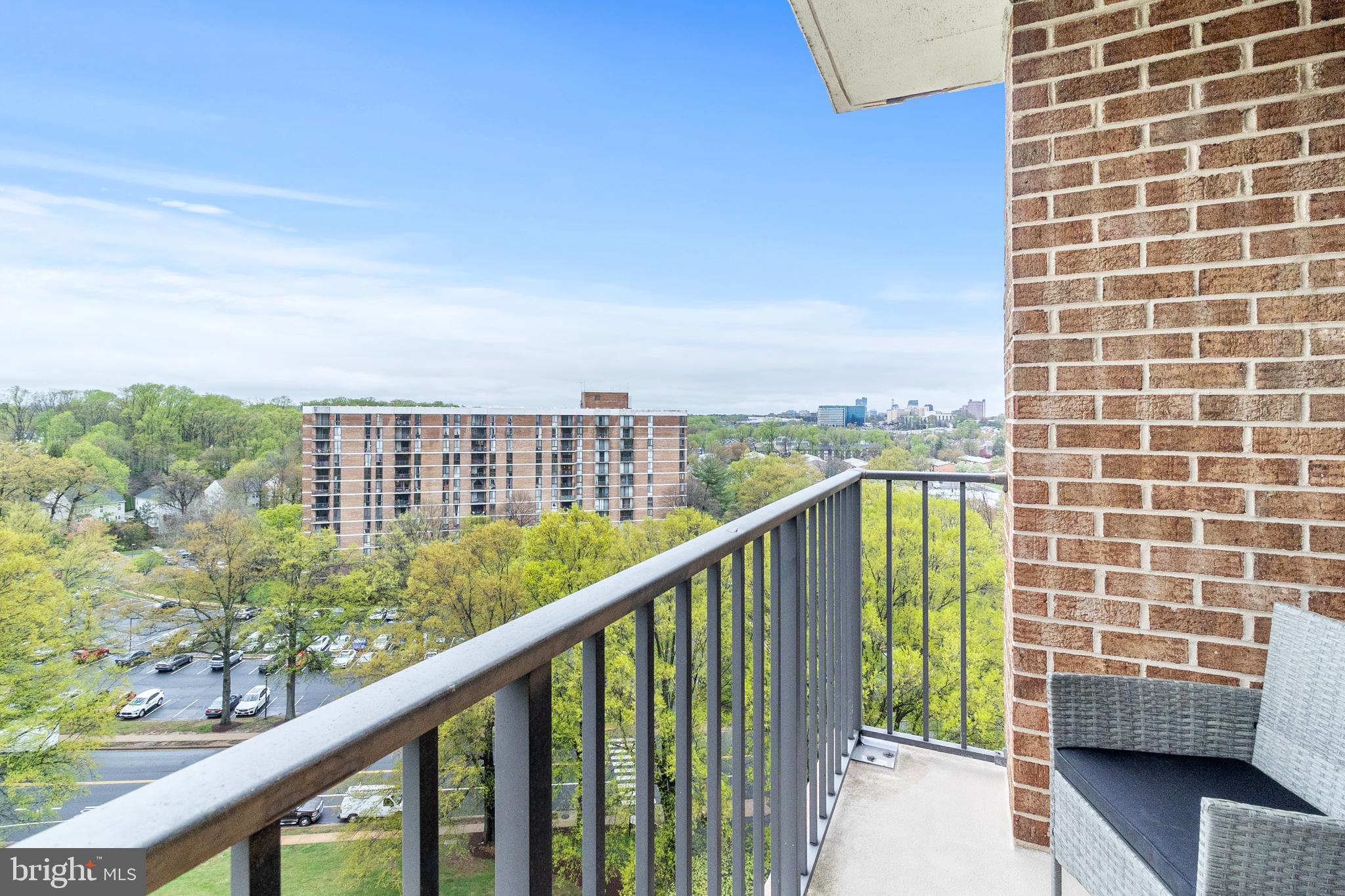 IDYLWOOD TOWERS CONDO - Residential