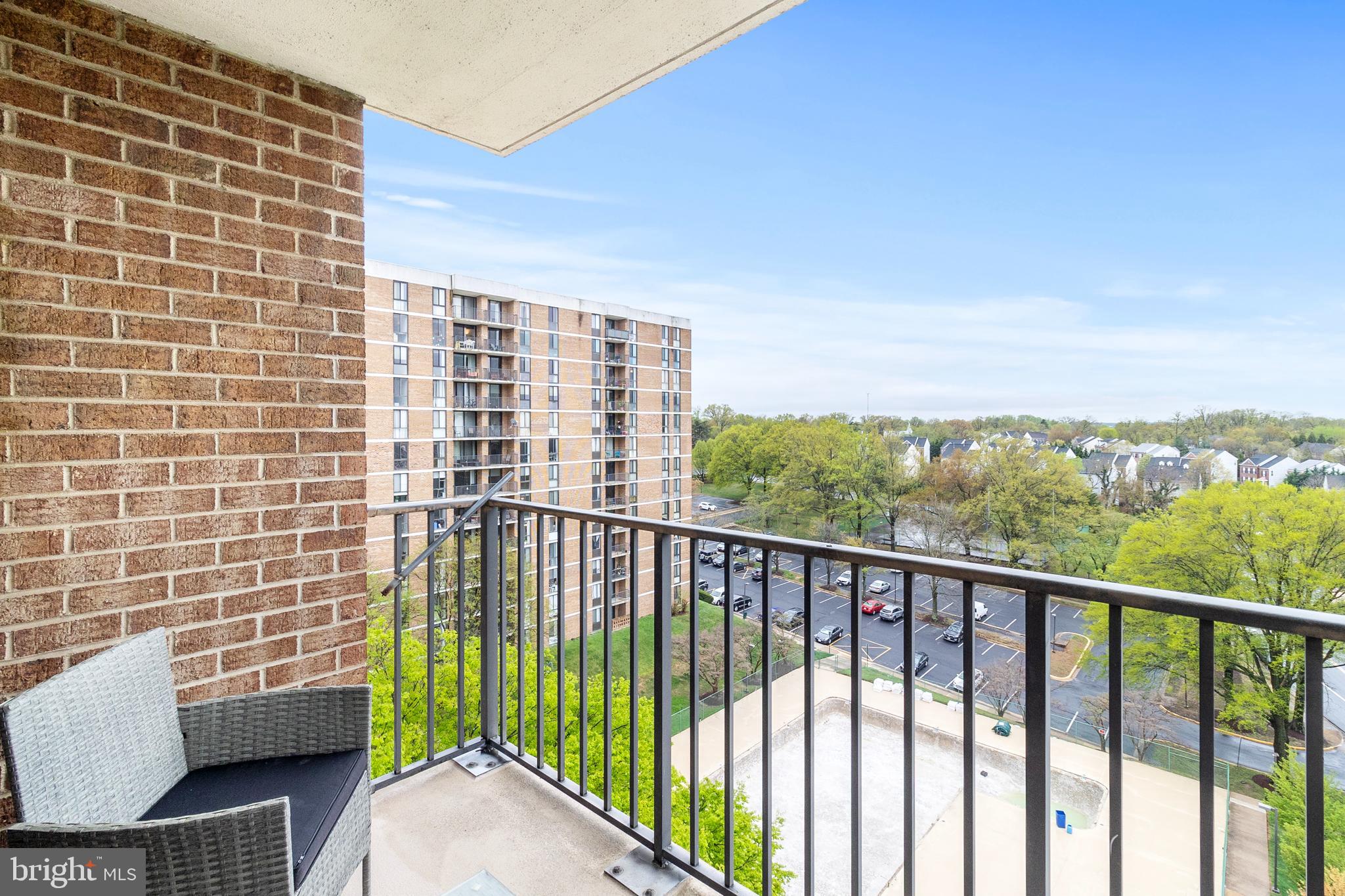 IDYLWOOD TOWERS CONDO - Residential