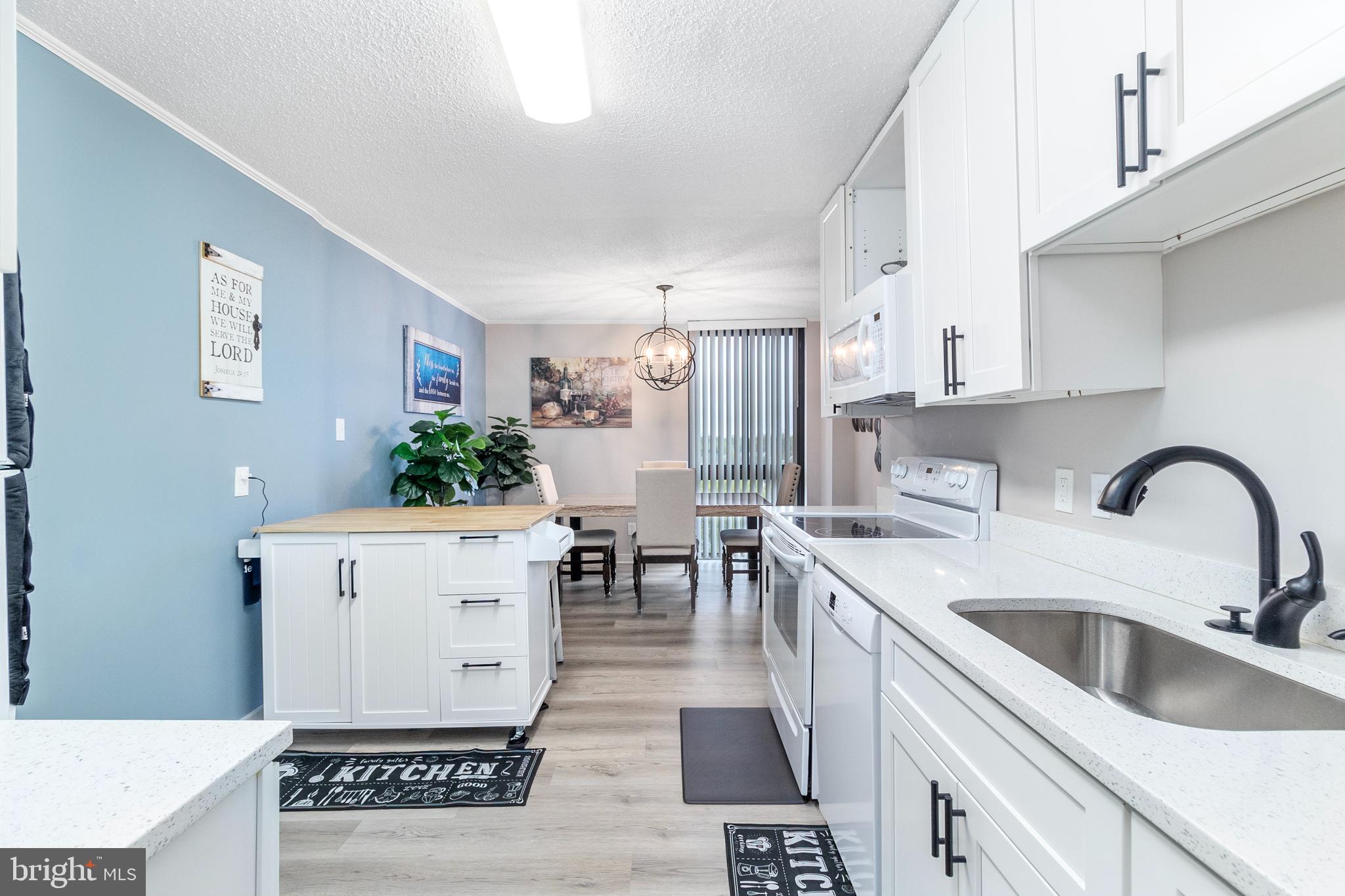 IDYLWOOD TOWERS CONDO - Residential