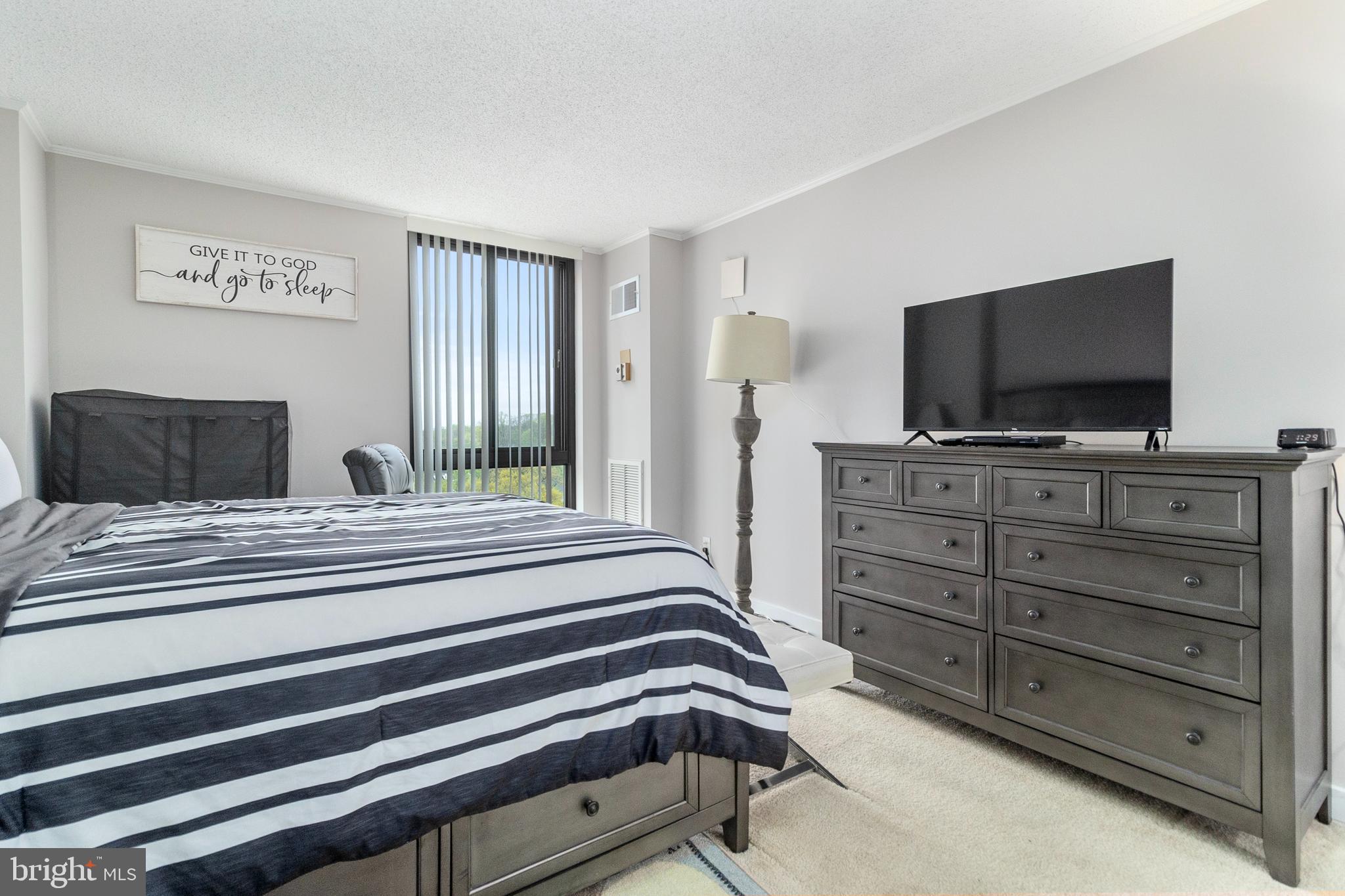 IDYLWOOD TOWERS CONDO - Residential