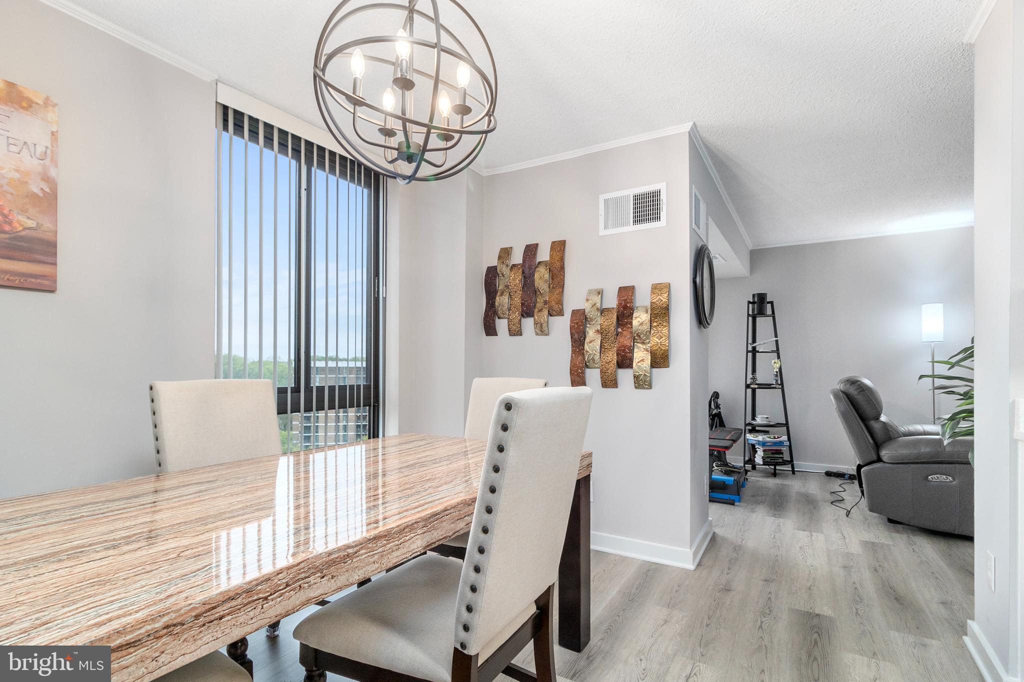 IDYLWOOD TOWERS CONDO - Residential