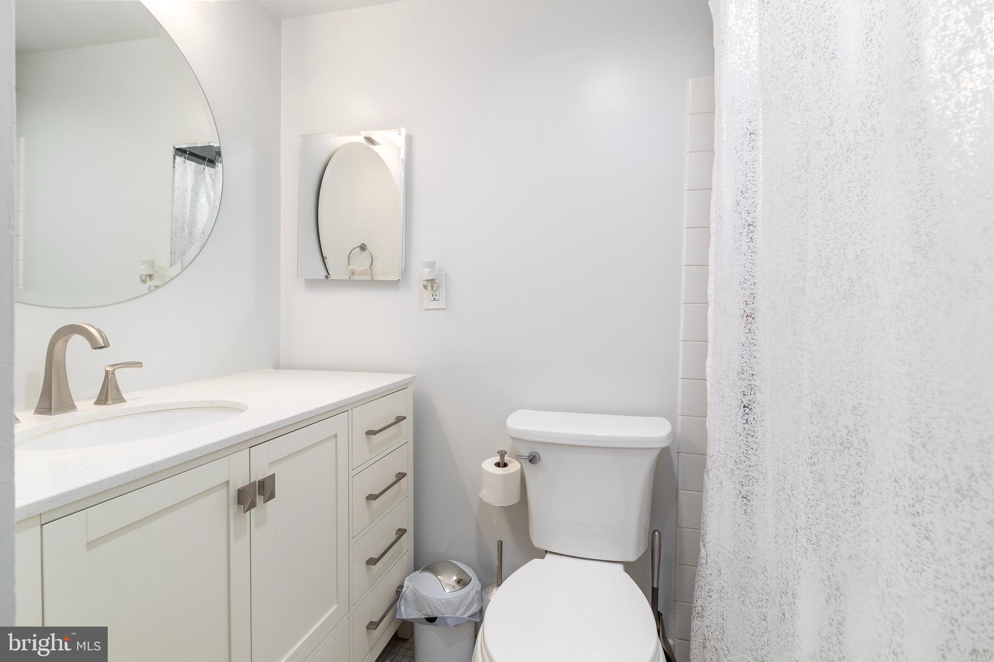 IDYLWOOD TOWERS CONDO - Residential