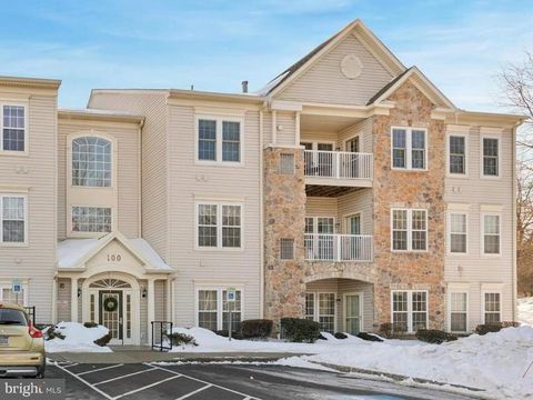 Photo of 100 Claret Court #201, WARRINGTON, PA 18976 (MLS # PABU2113324)