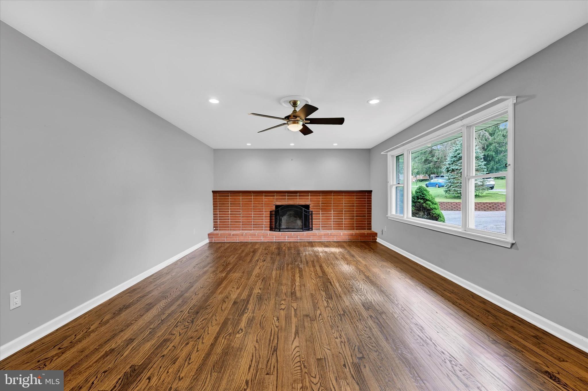 LOCKSLEY - Residential