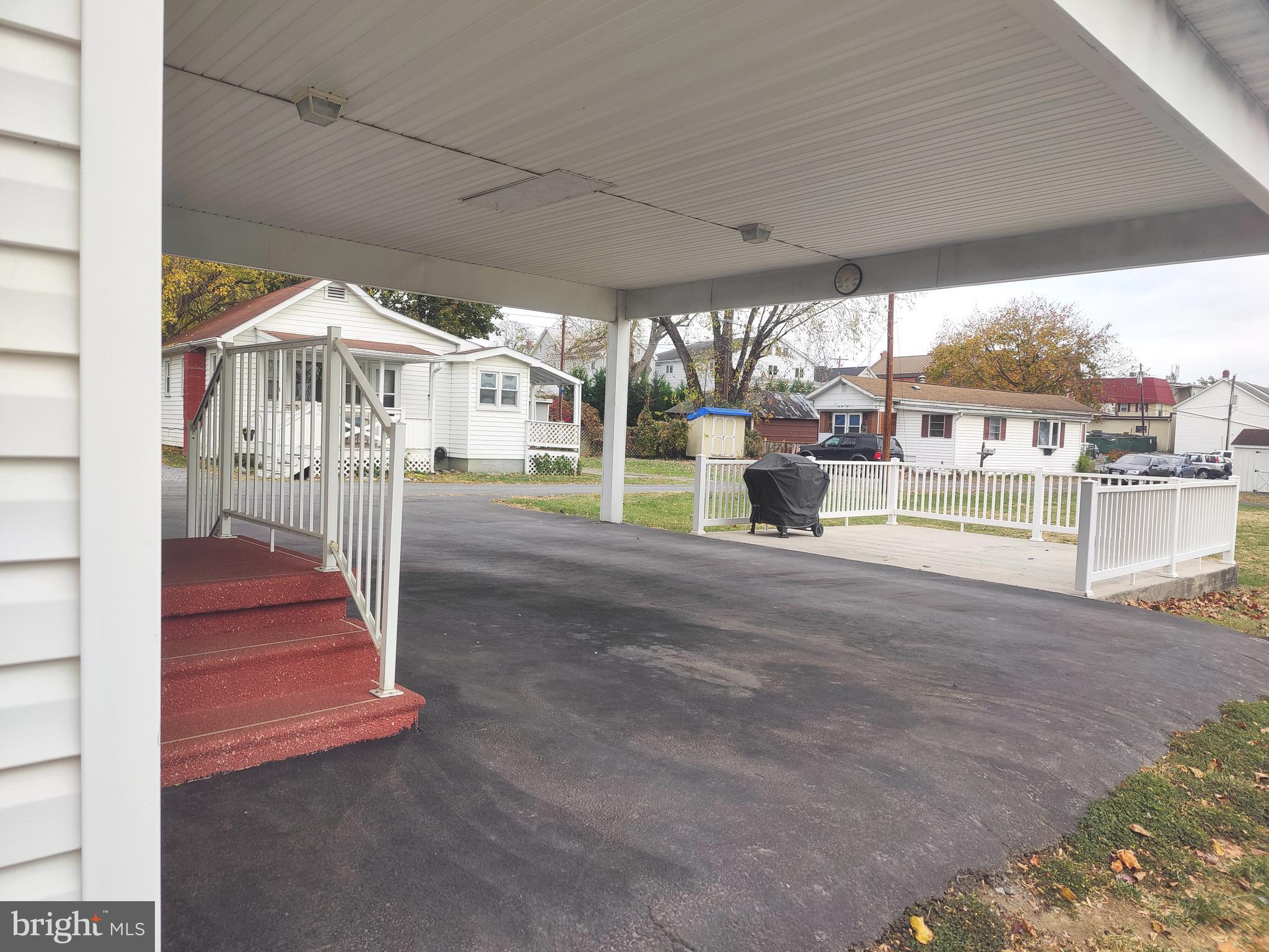 4 S ALTAMONT AVENUE