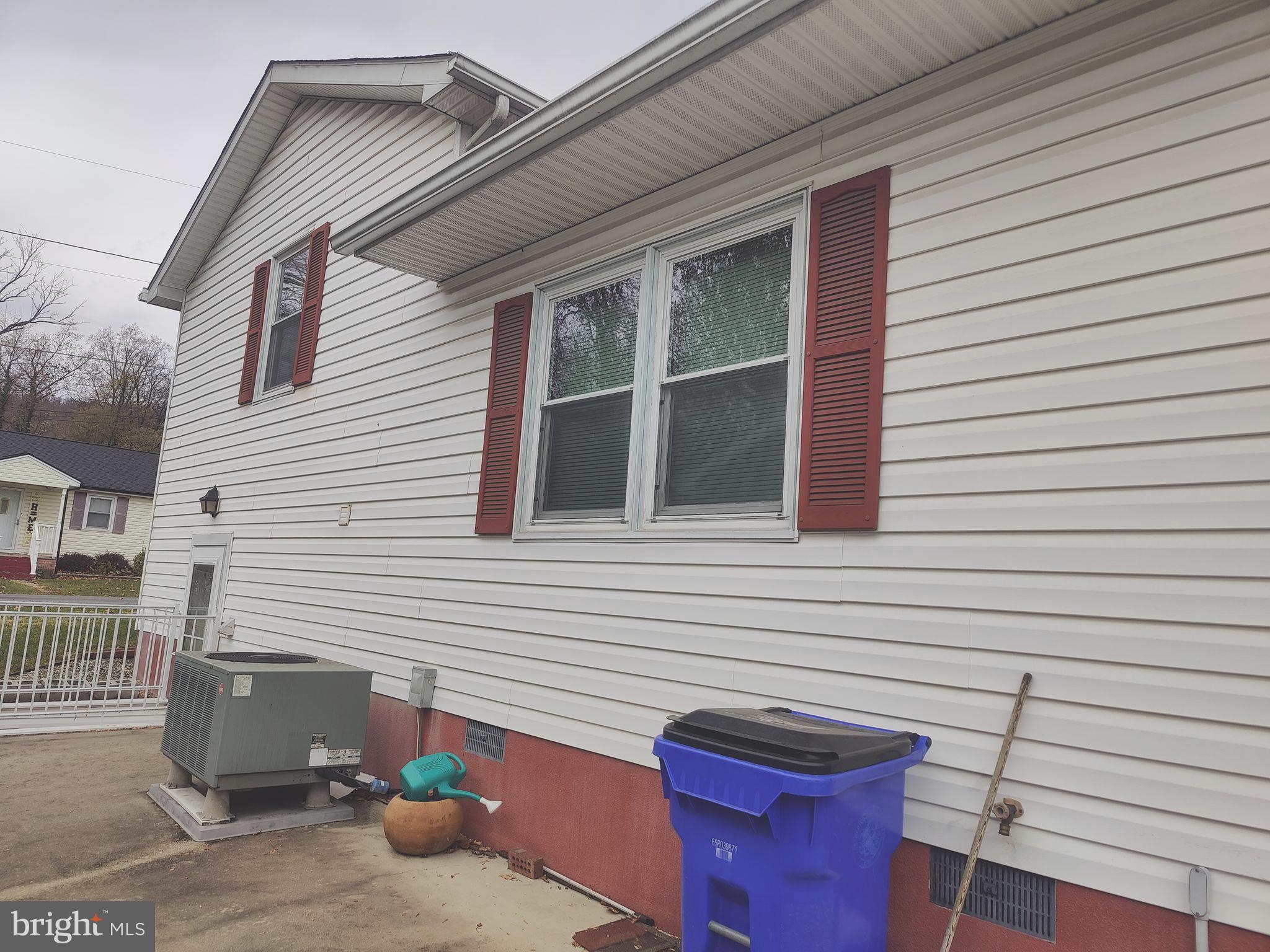 4 S ALTAMONT AVENUE