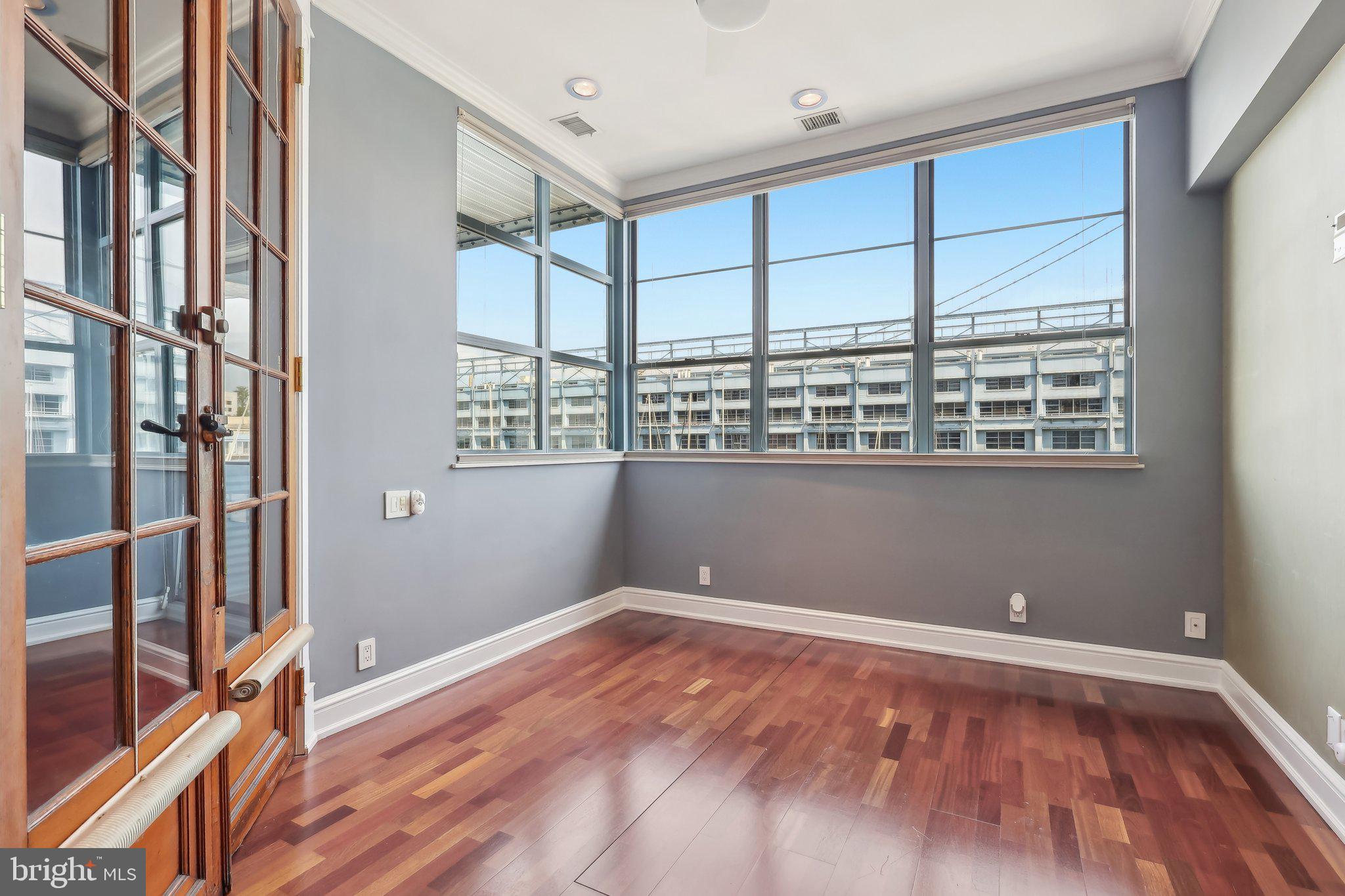 PENN'S LANDING - Residential