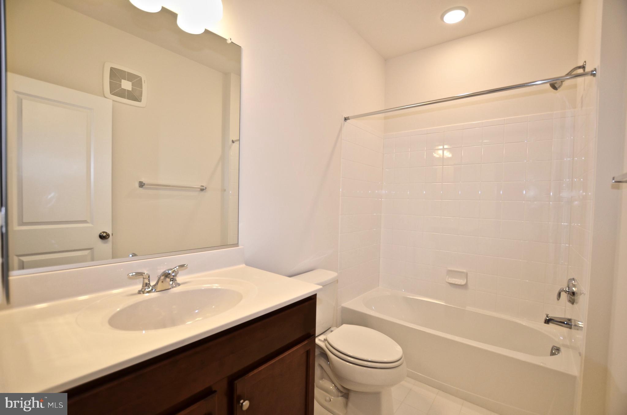 LOFTS AT VILLAGE WALK - Residential Lease