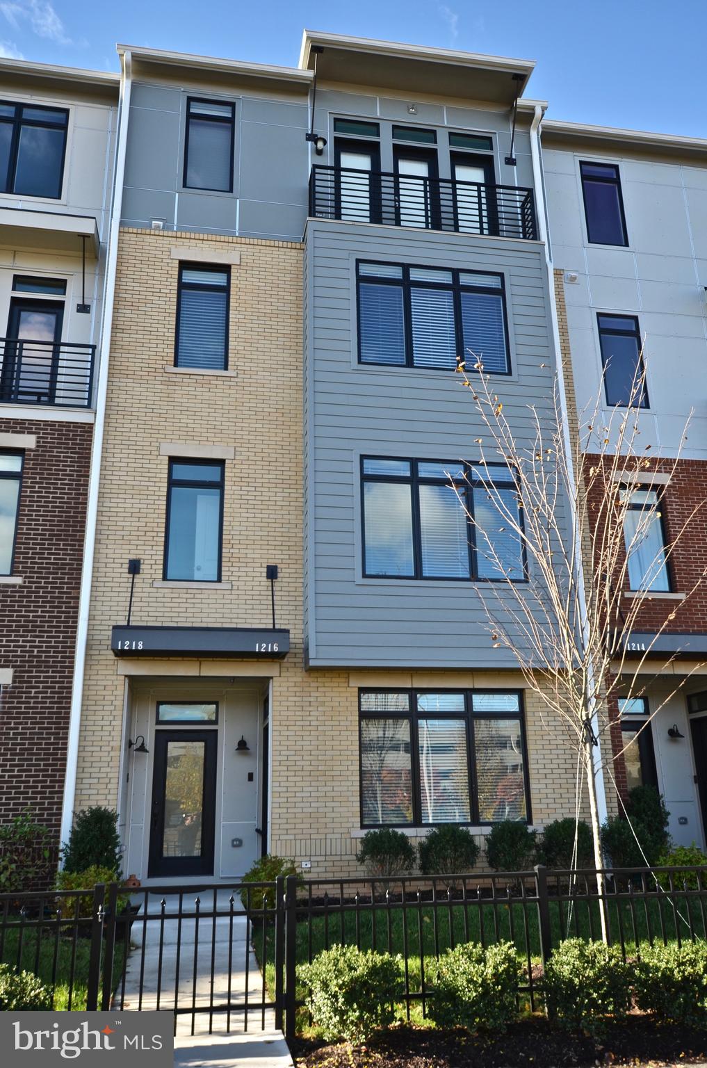 LOFTS AT VILLAGE WALK - Residential Lease