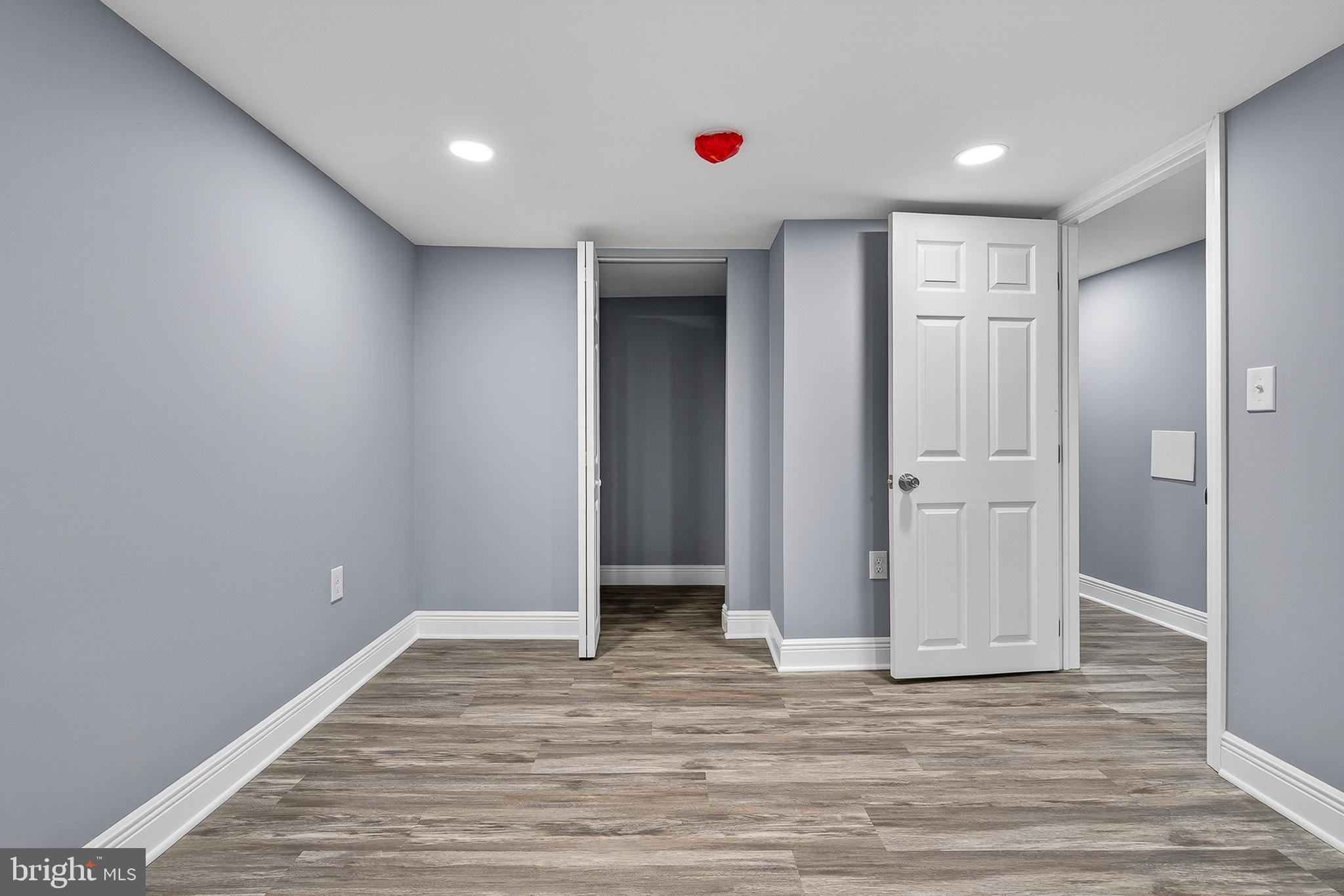 FOUR BY FOUR - Residential