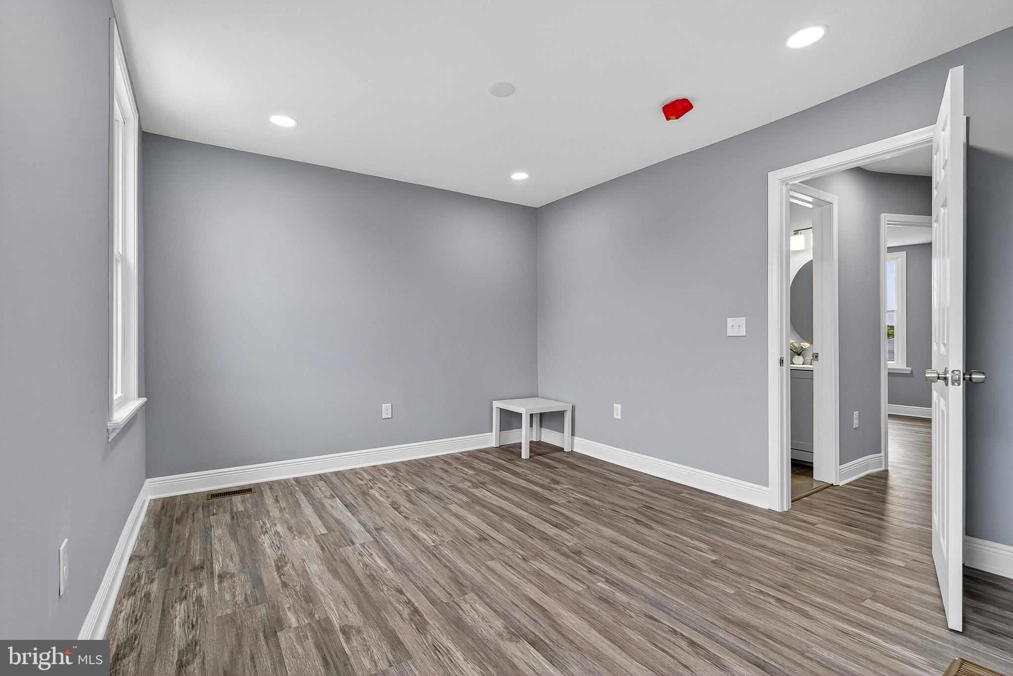 FOUR BY FOUR - Residential