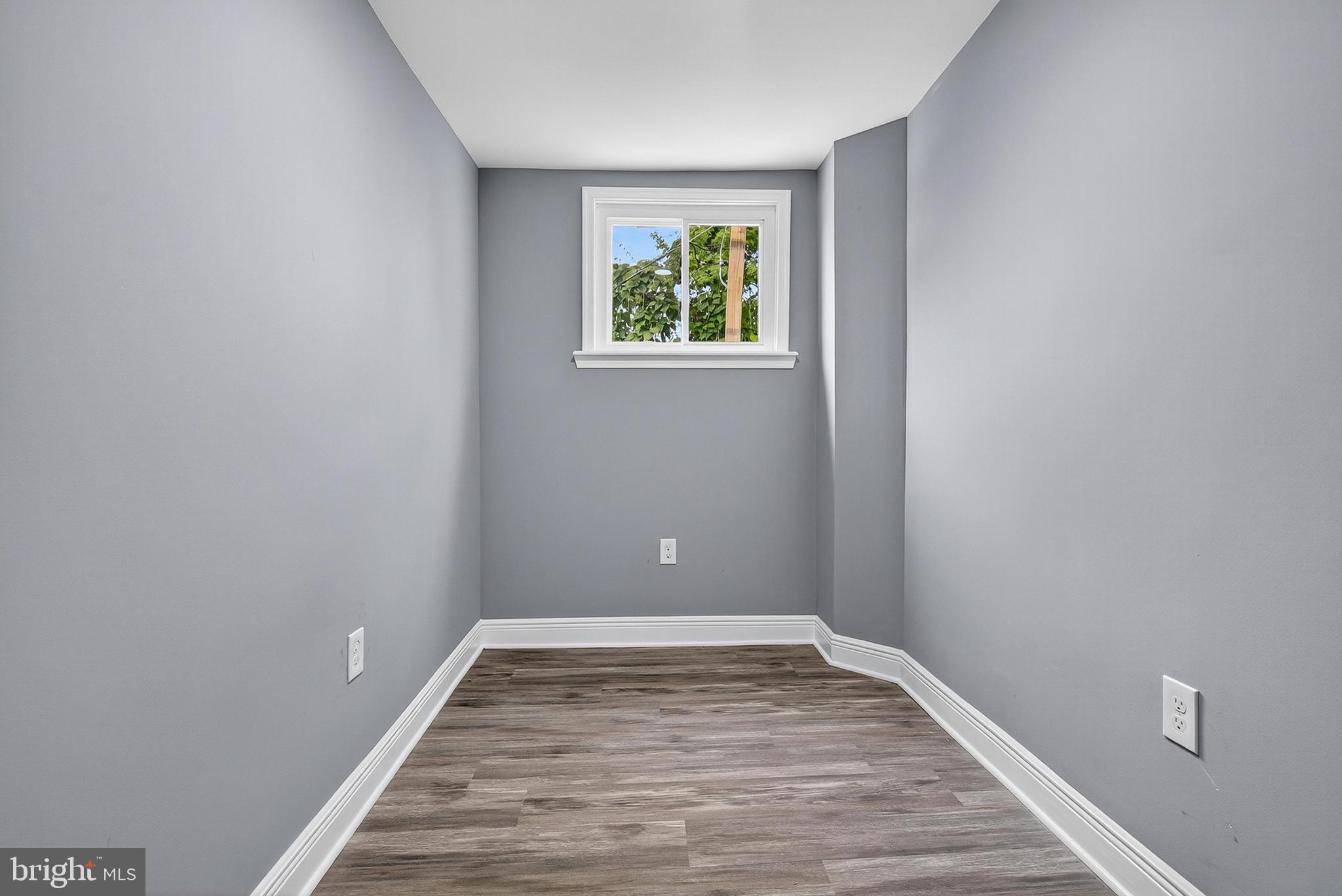 FOUR BY FOUR - Residential