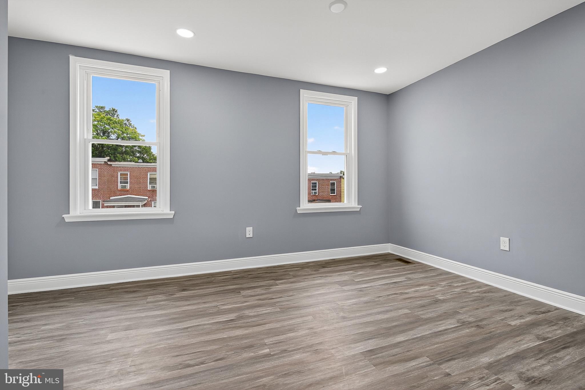 FOUR BY FOUR - Residential