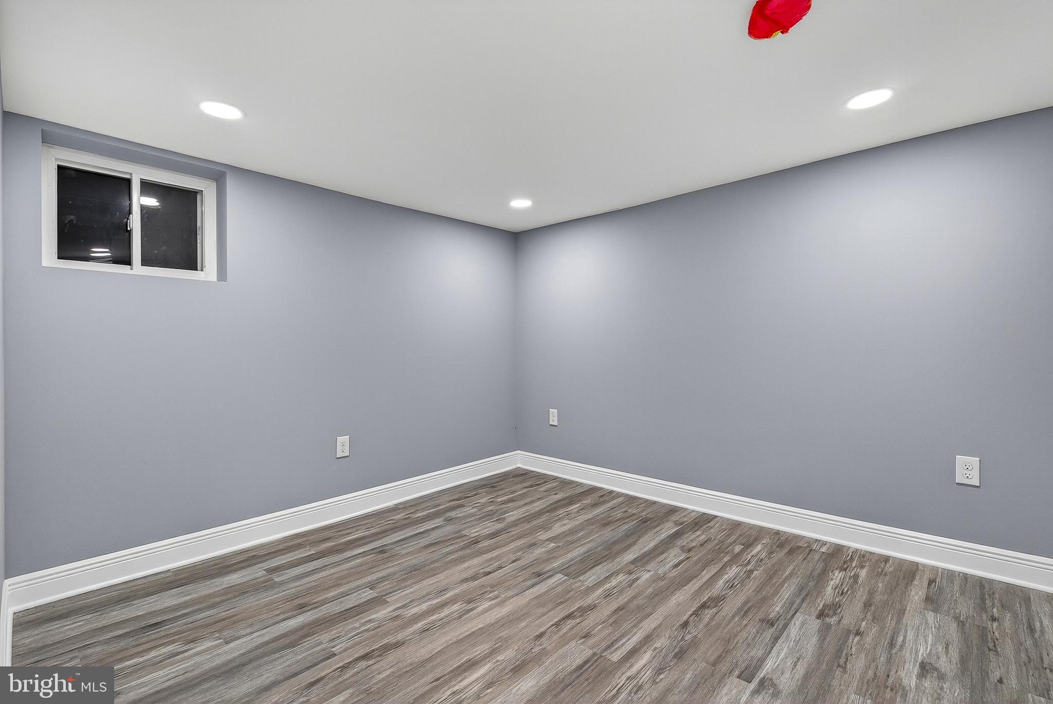 FOUR BY FOUR - Residential