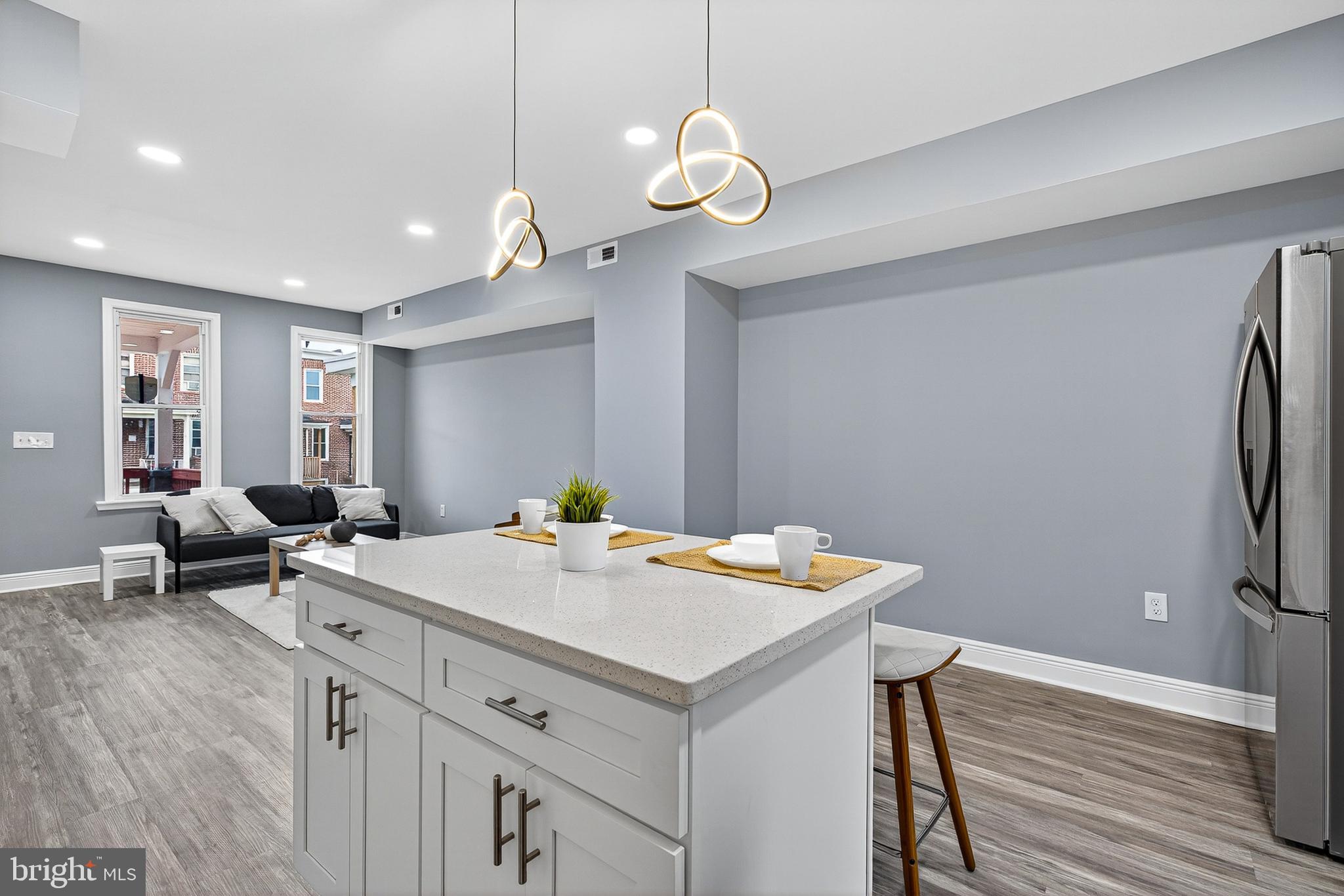 FOUR BY FOUR - Residential