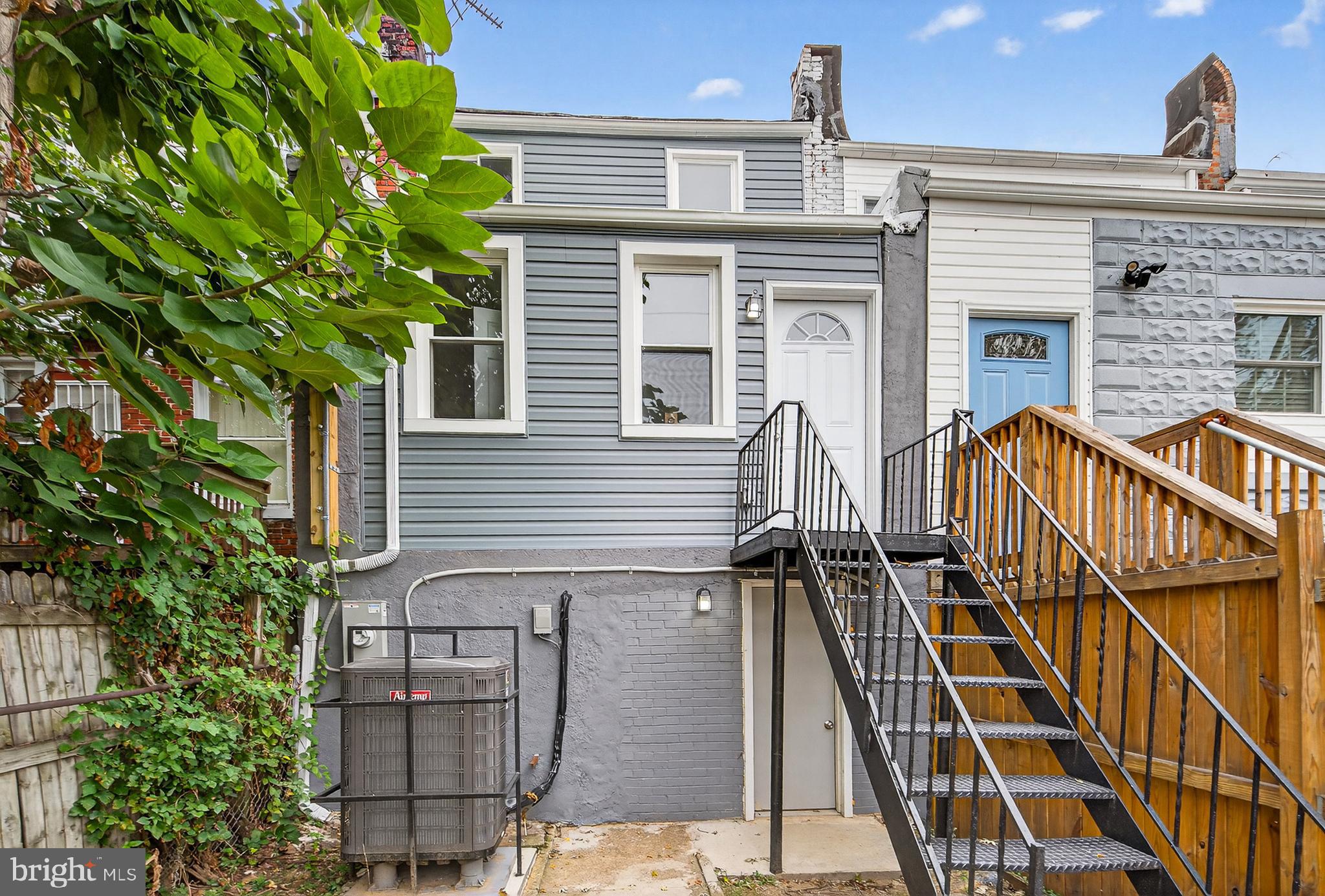 FOUR BY FOUR - Residential