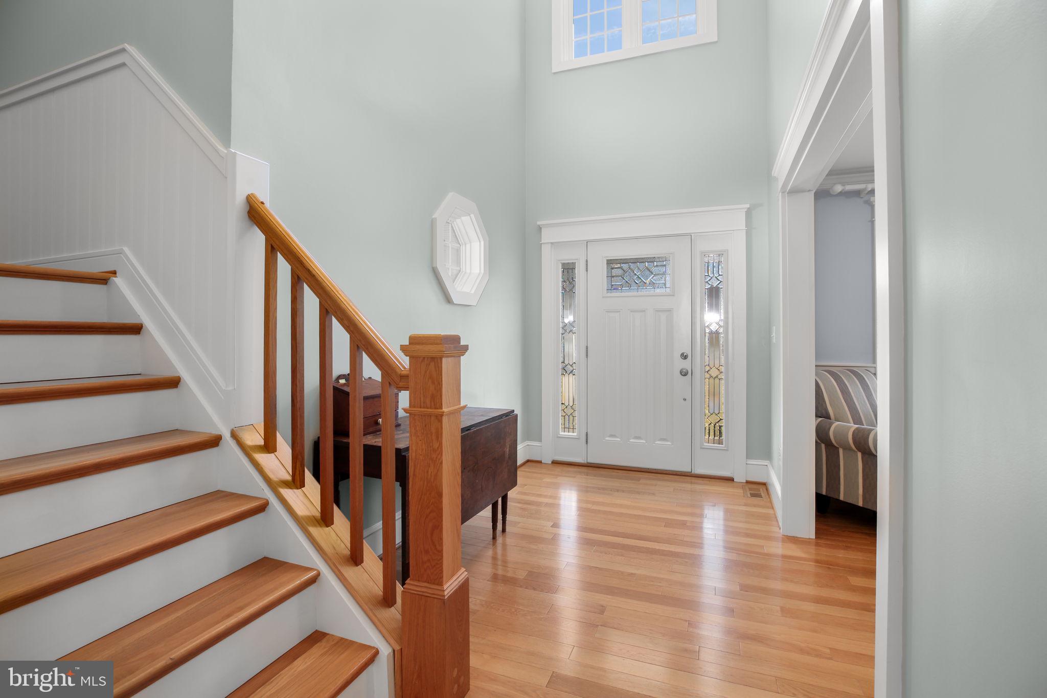 5909 N CRANSTON LANE