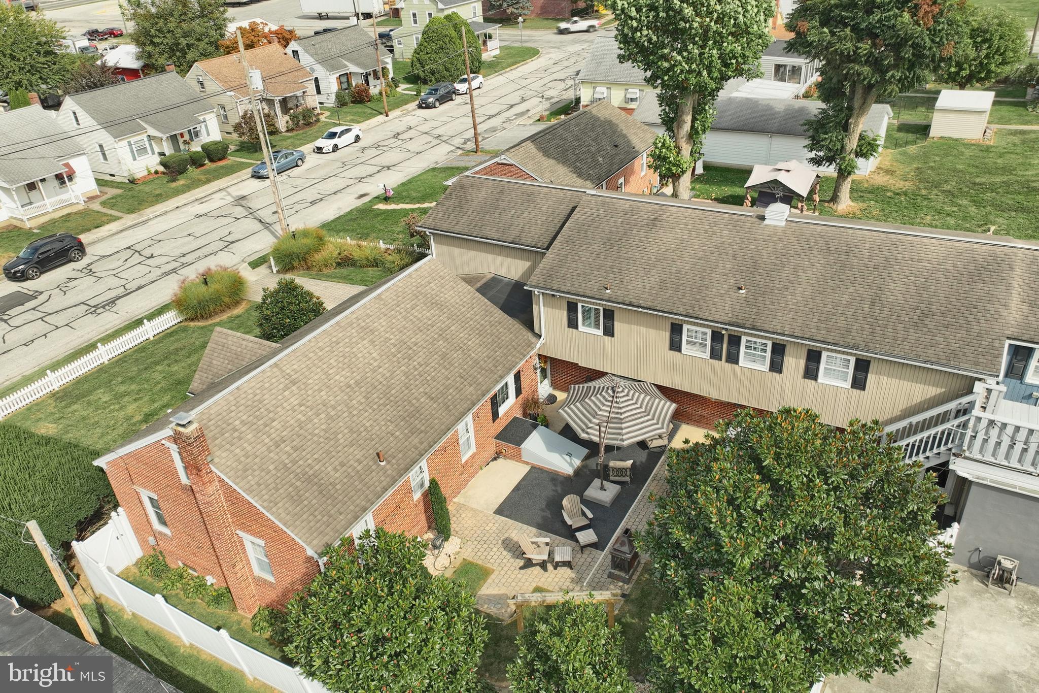 372 MAPLE AVENUE