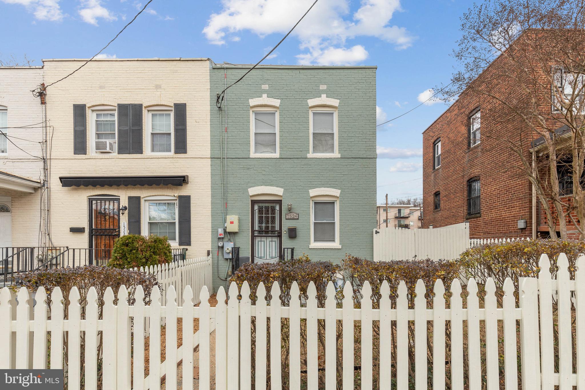 BARRY FARMS - Residential Lease