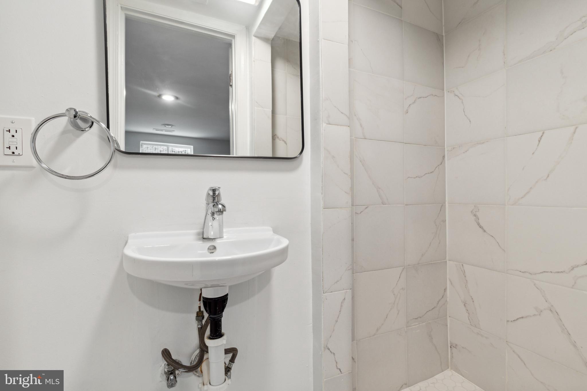 BARRY FARMS - Residential Lease