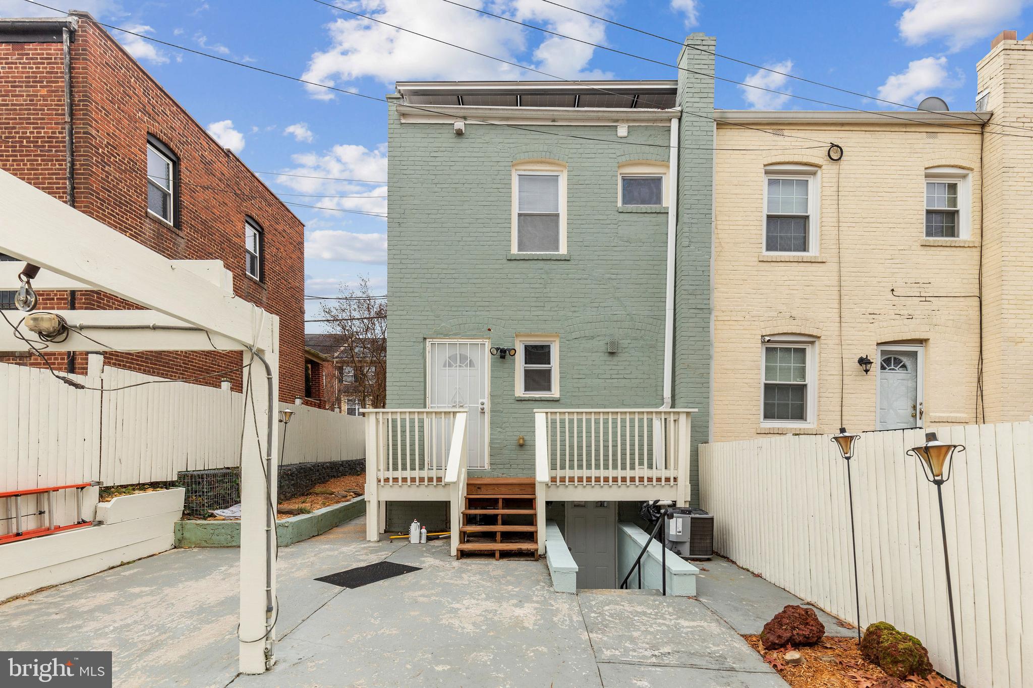 BARRY FARMS - Residential Lease