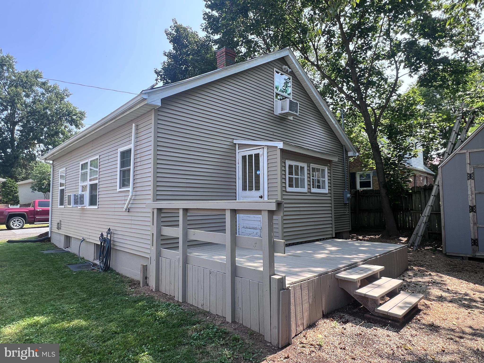 130 E NORTH STREET