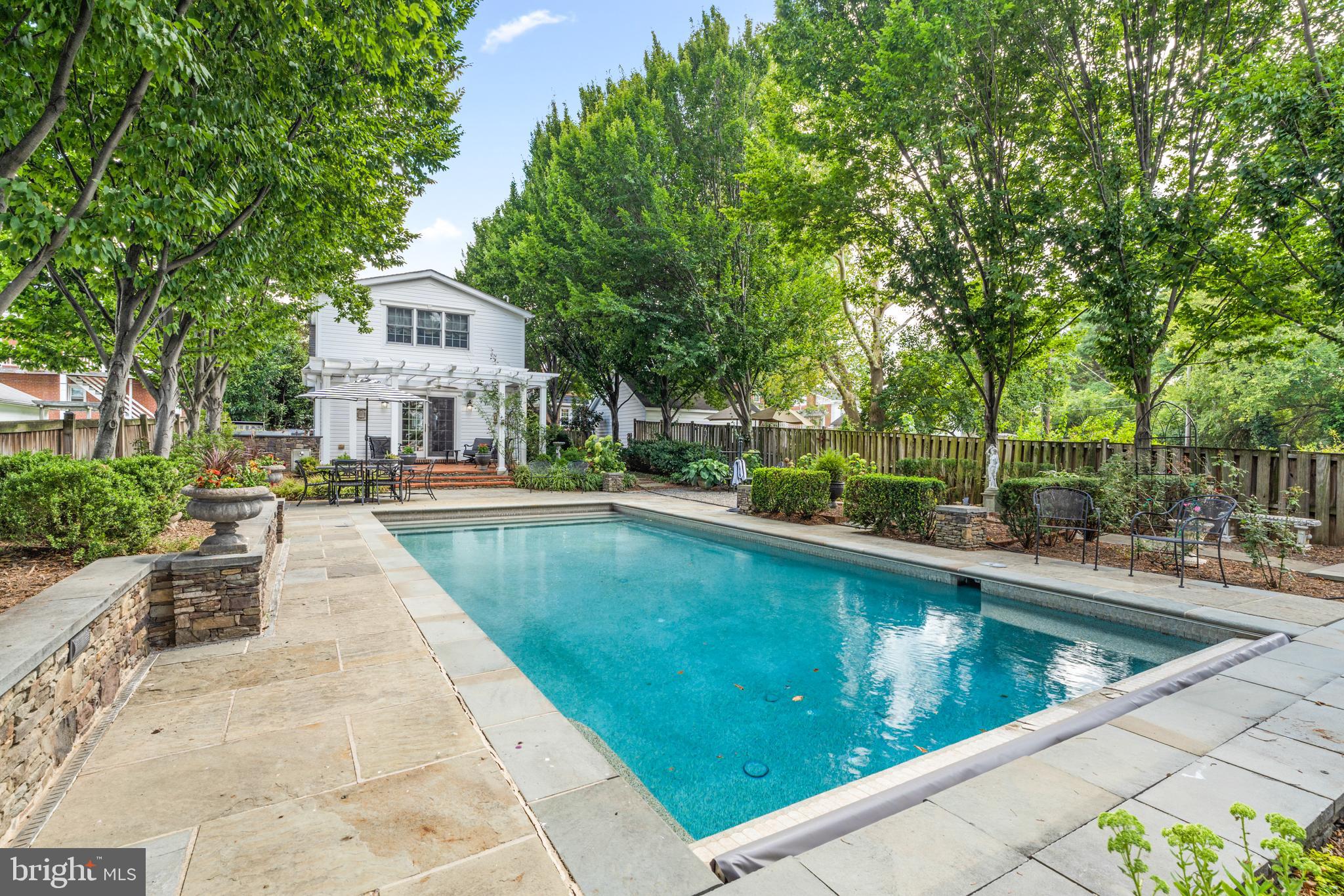 11 N JEFFERSON STREET