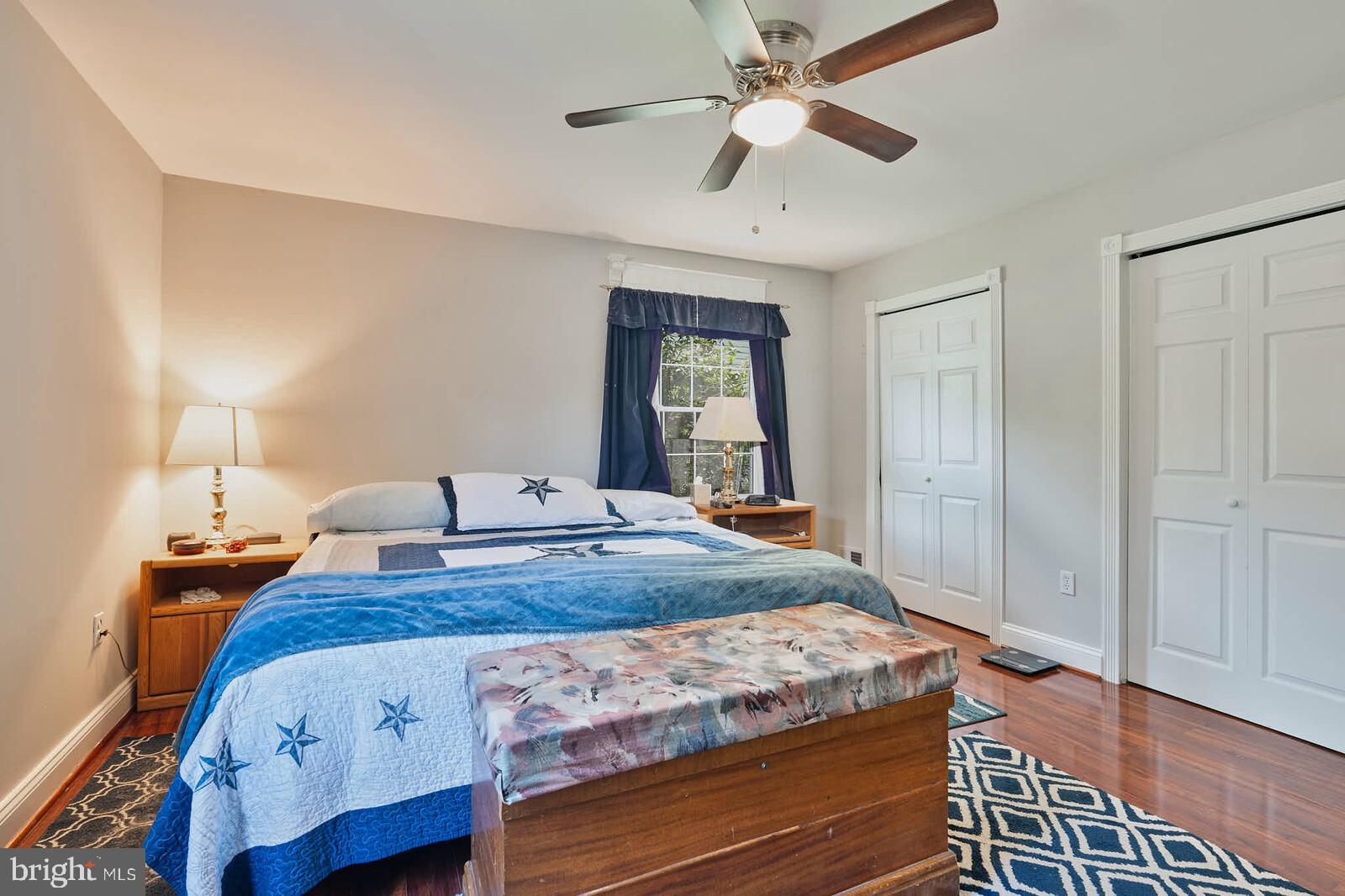 FOUR SEASONS - Residential